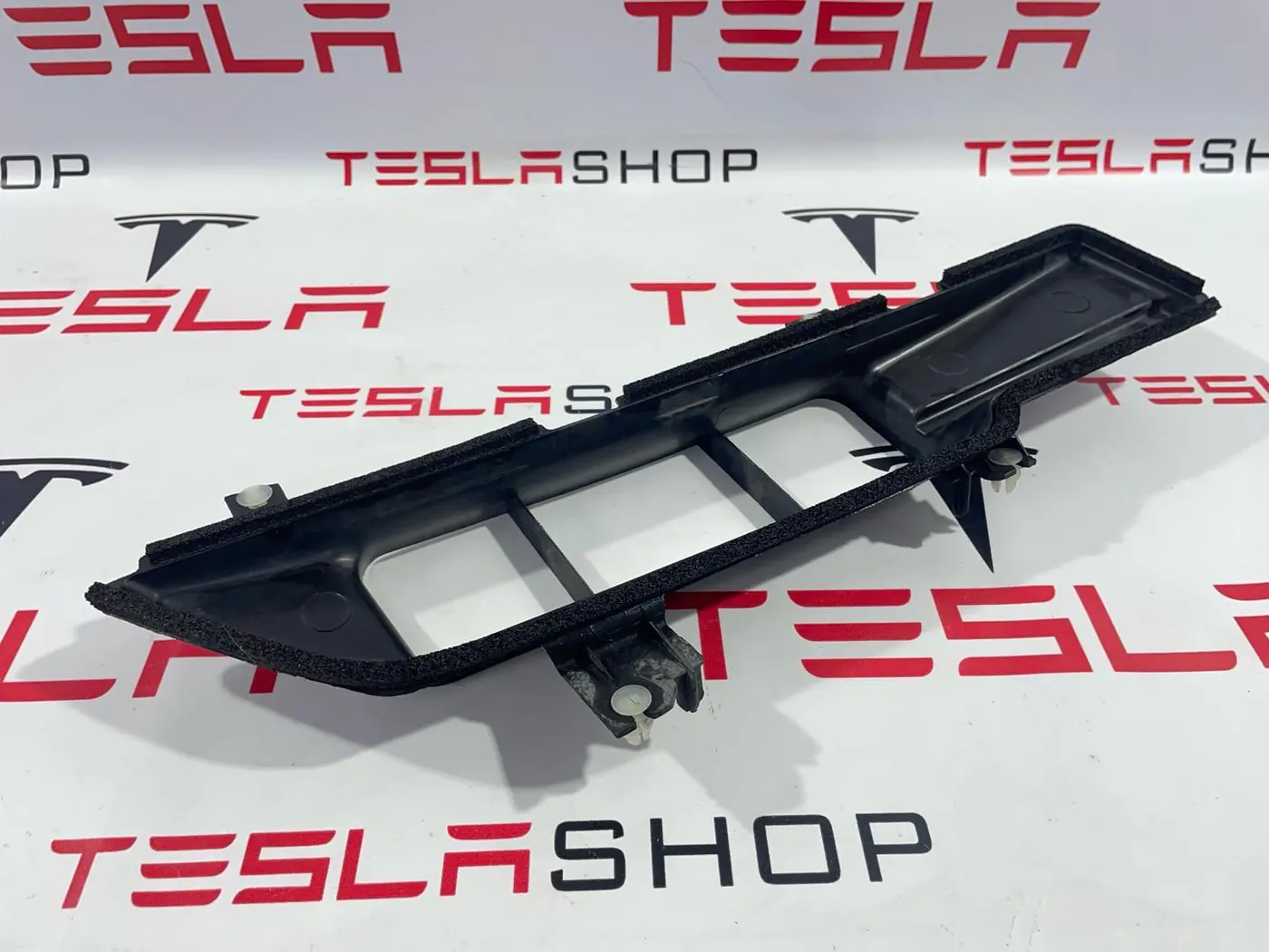 Воздуховод к Tesla Model 3 2019