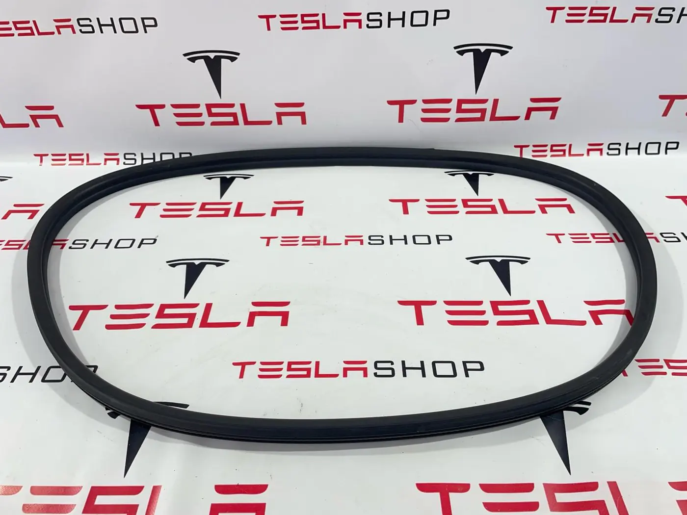 Уплотнитель к Tesla Model 3 2019