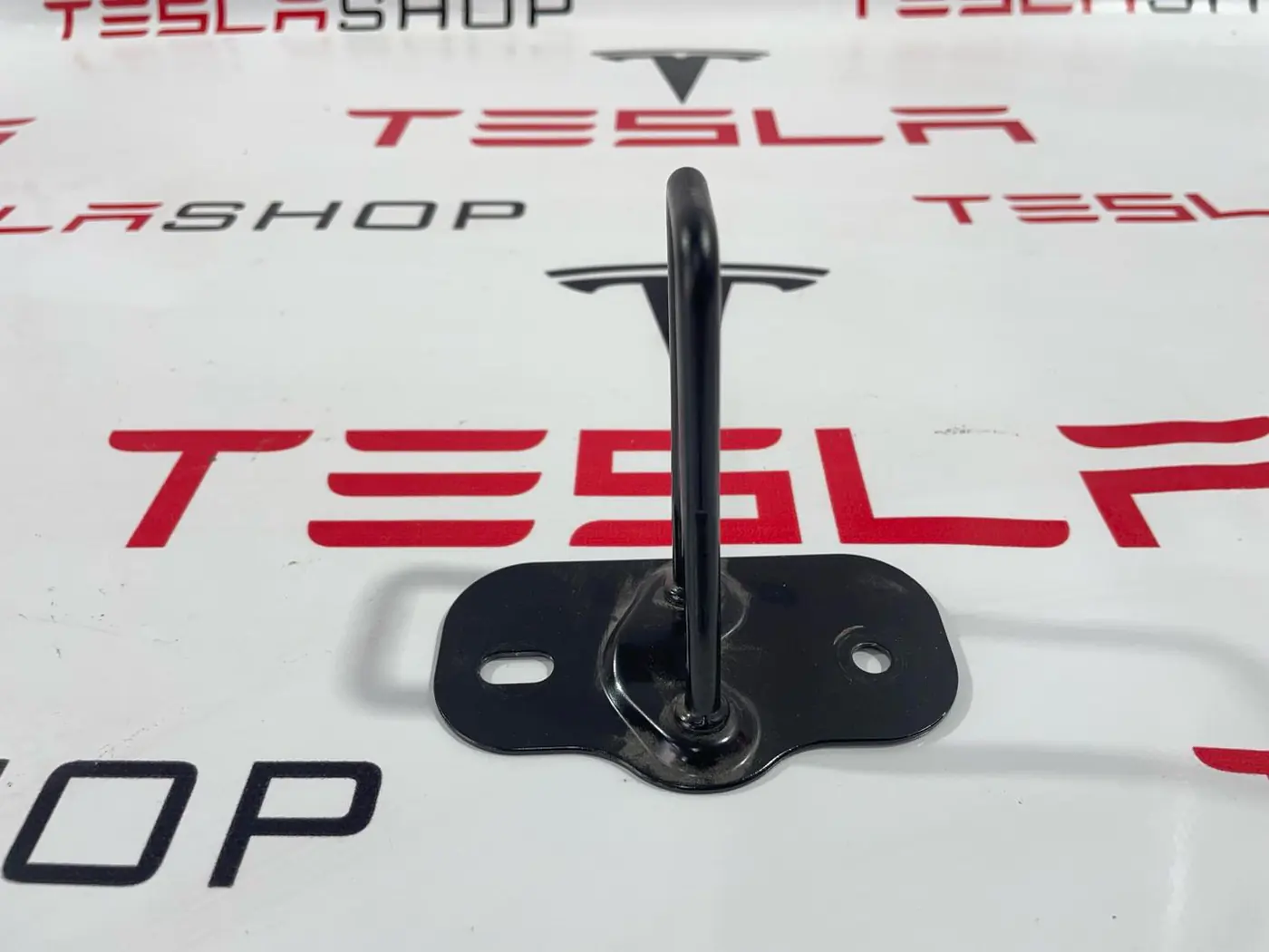 Петля двери к Tesla Model 3 2019