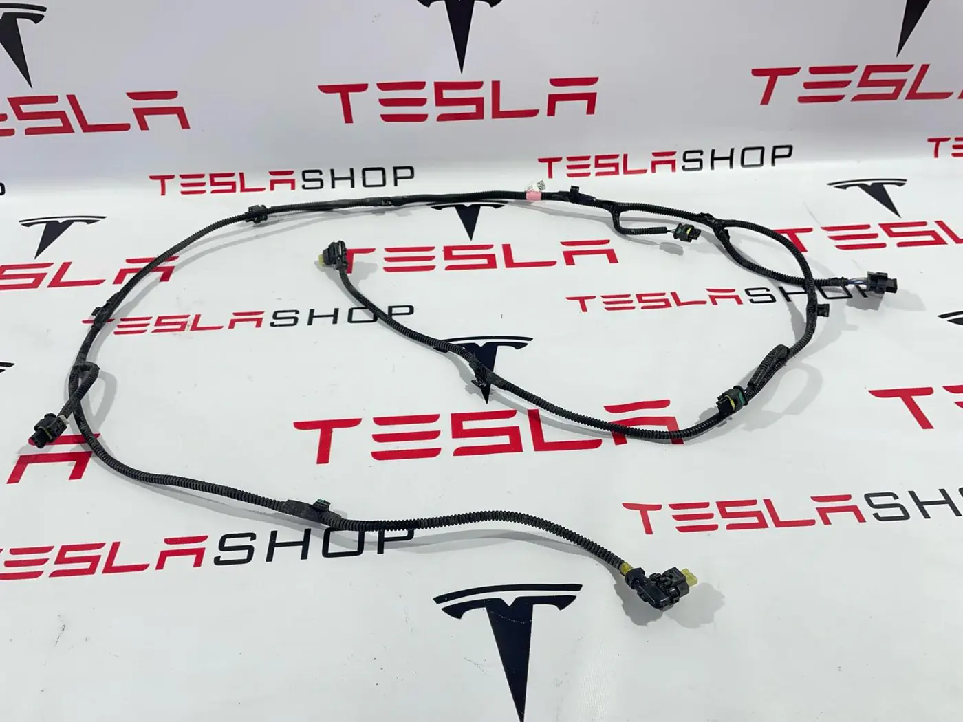 Проводка бампера переднего к Tesla Model 3 2019