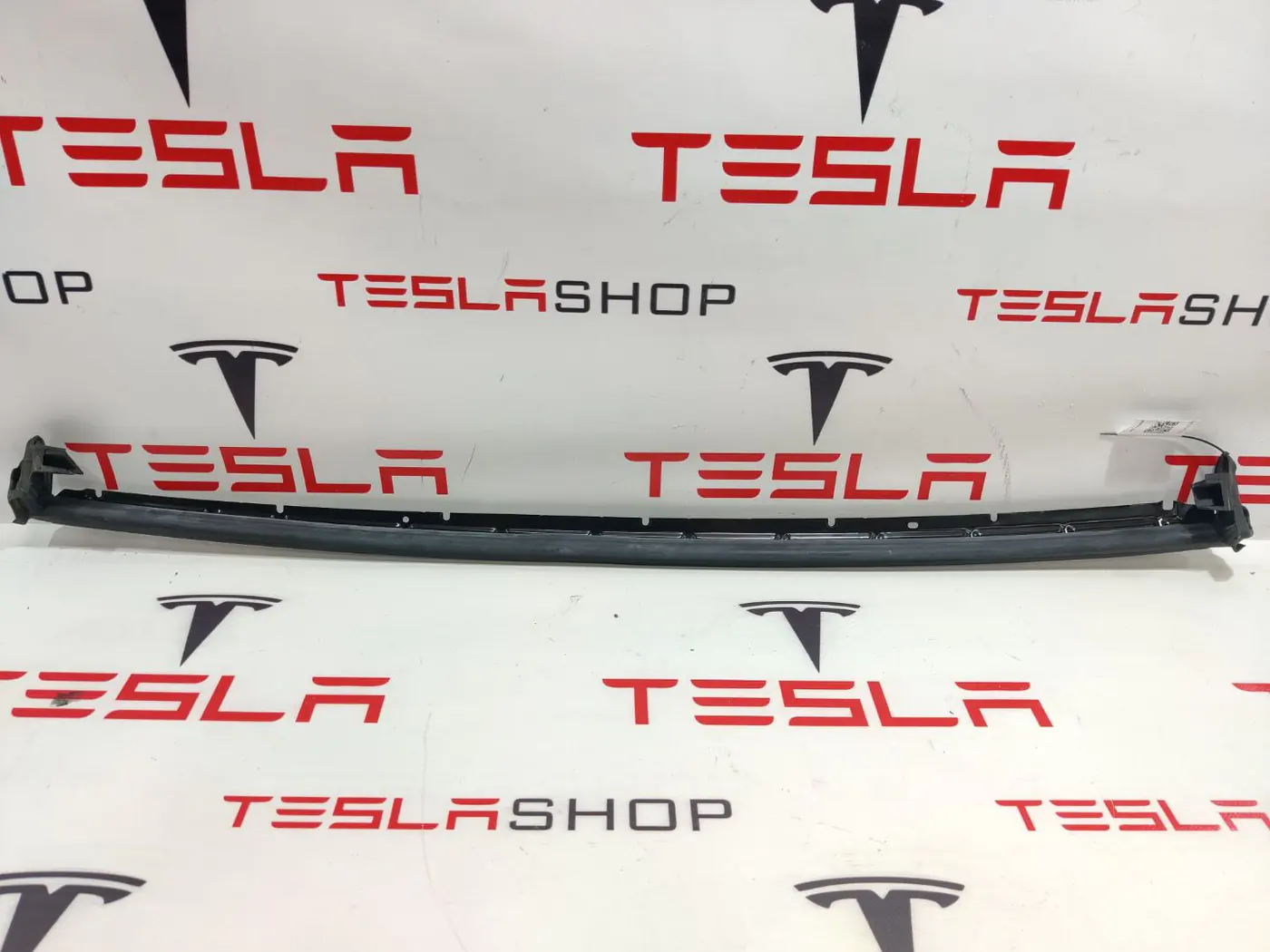 Уплотнитель к Tesla Model X 2019
