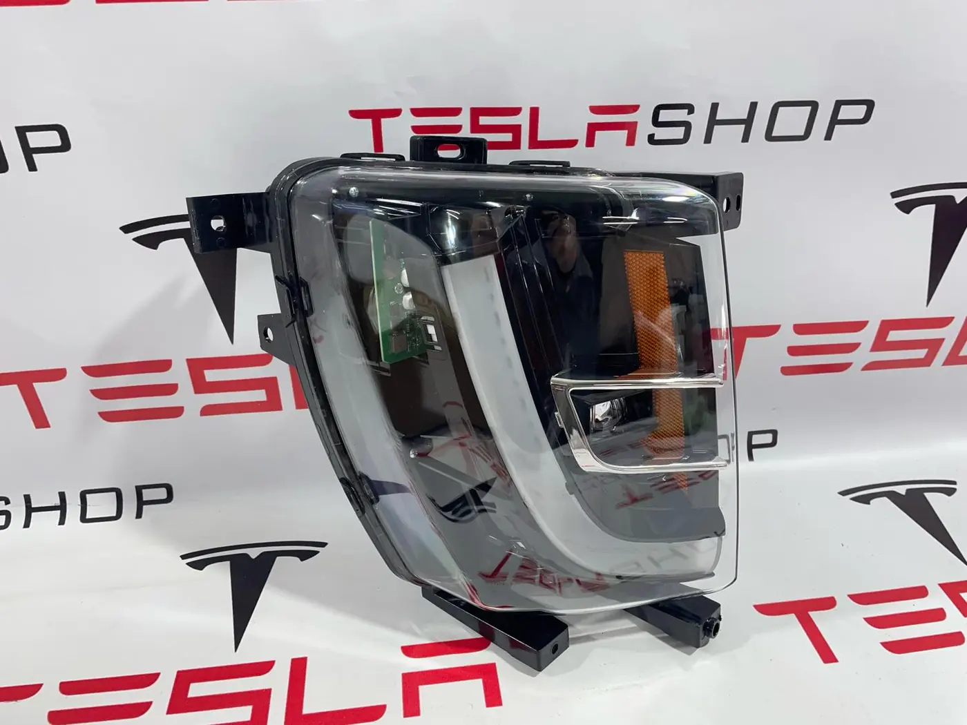 Фара противотуманная правая к Tesla Model X 2019
