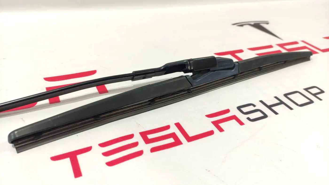 Щеткодержатель к Tesla Model S 2016