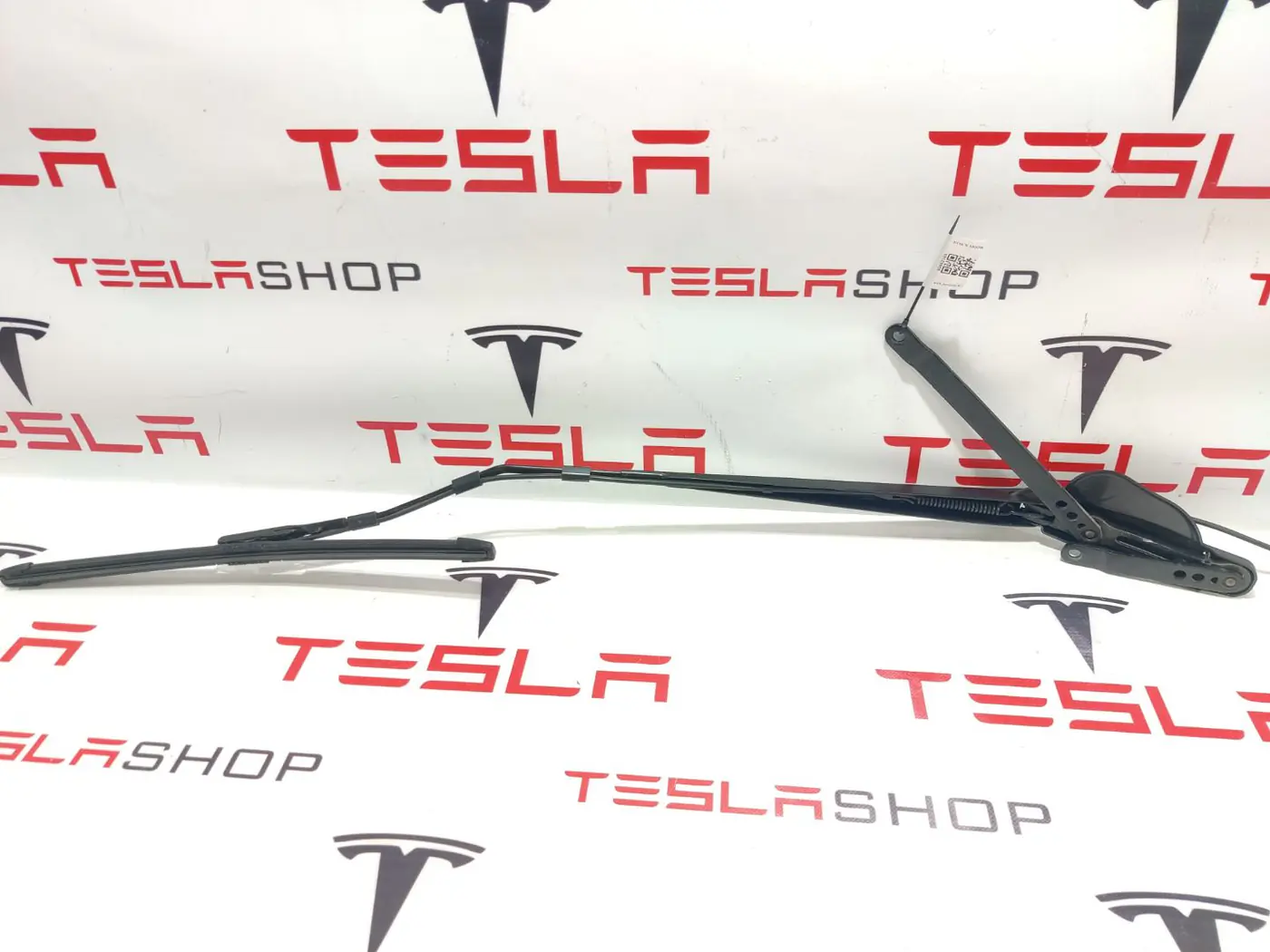 Щеткодержатель к Tesla Model X 2016