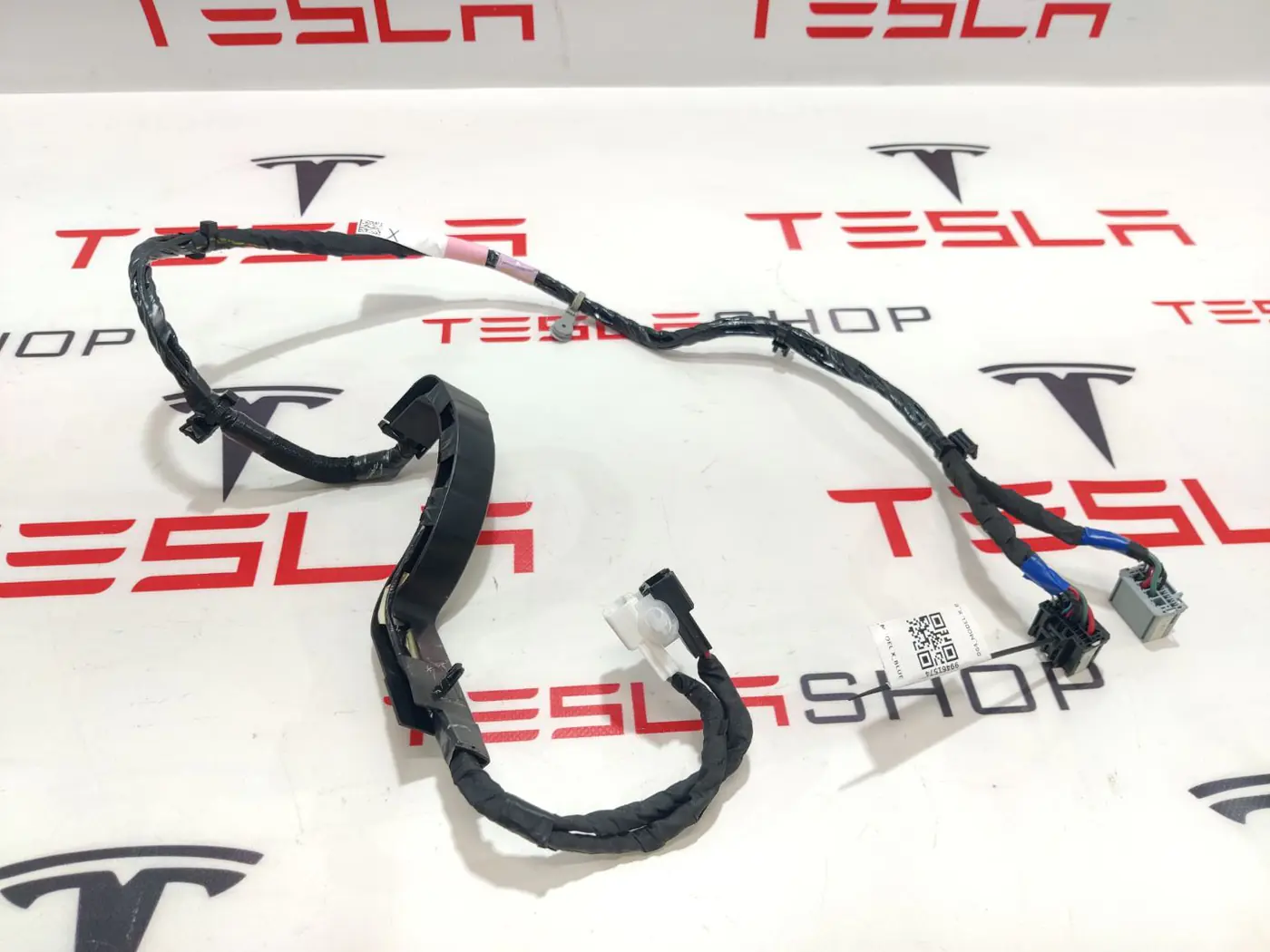 Проводка двери к Tesla Model X 2016