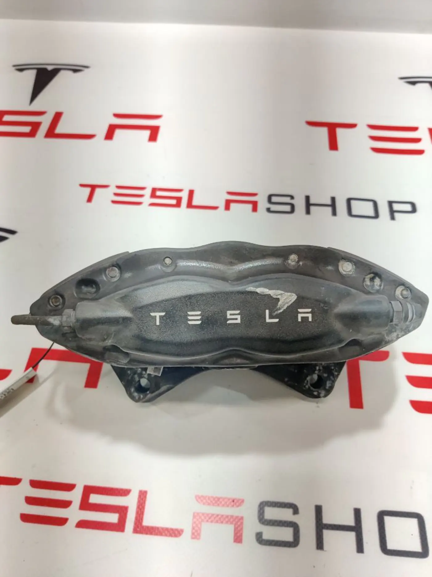 Суппорт задний правый к Tesla Model X 2016