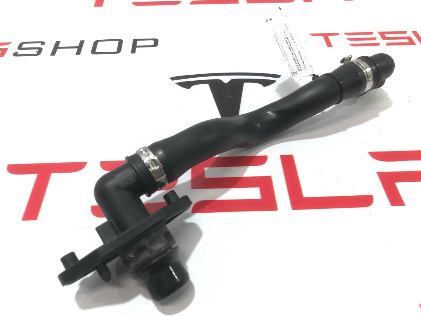 Патрубок радиатора к Tesla Model S 2021