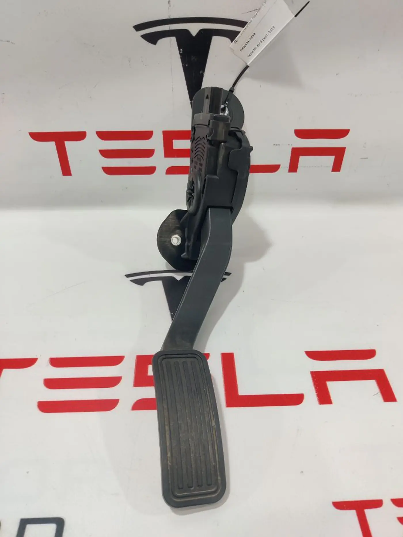 Педаль газа к Tesla Model S 2019
