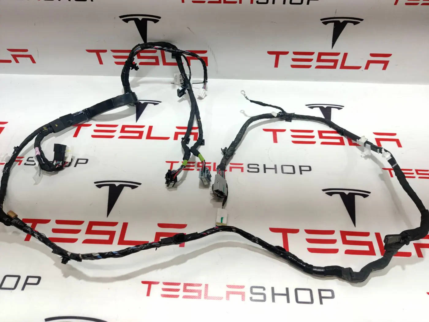 Проводка двери к Tesla Model X 2016