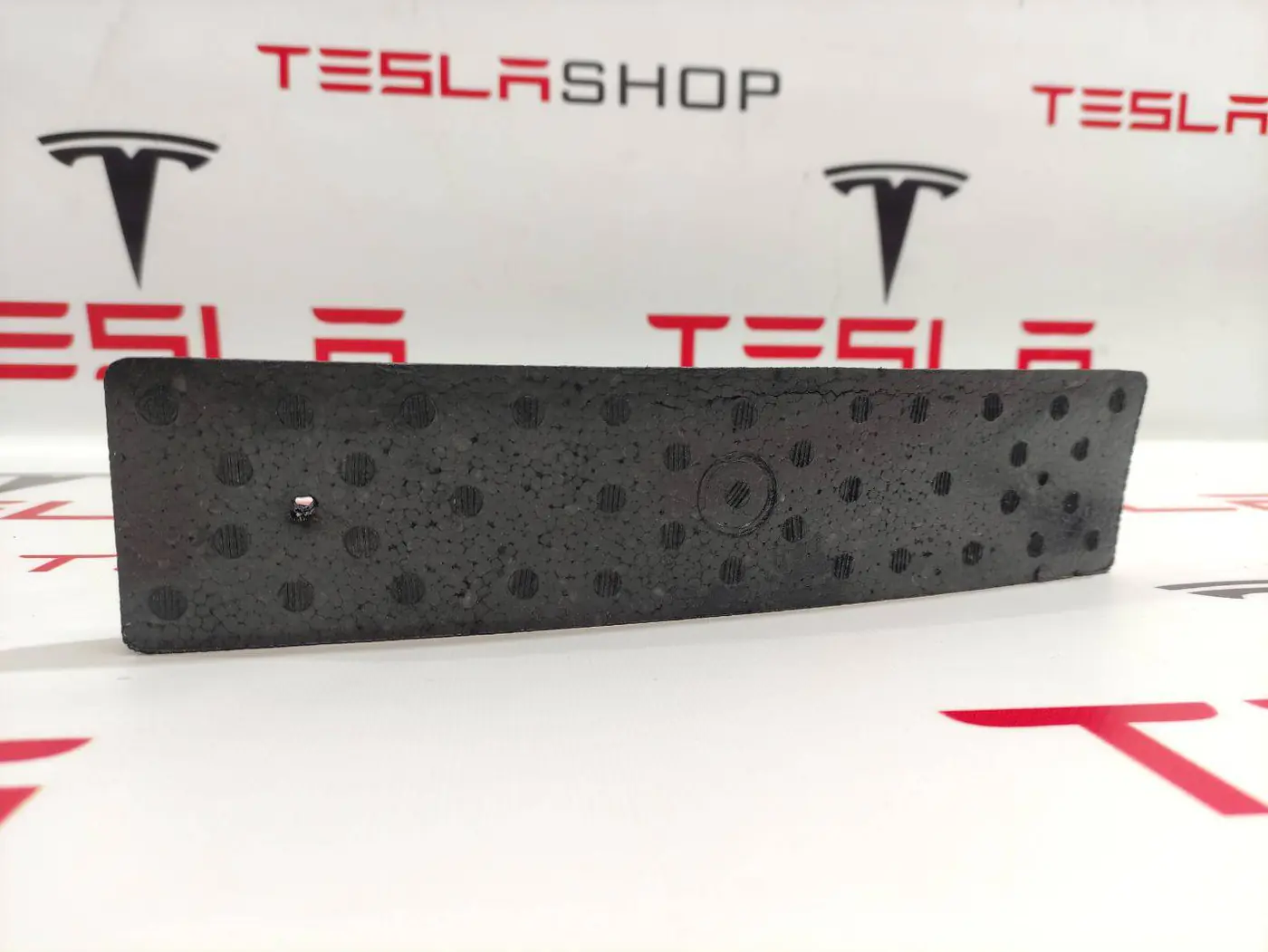 Абсорбер бампера к Tesla Model S 2020