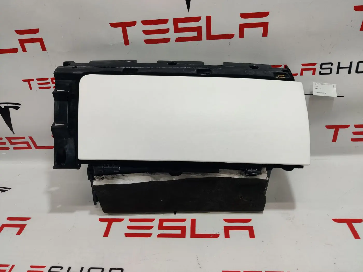 Бардачок к Tesla Model X 2016