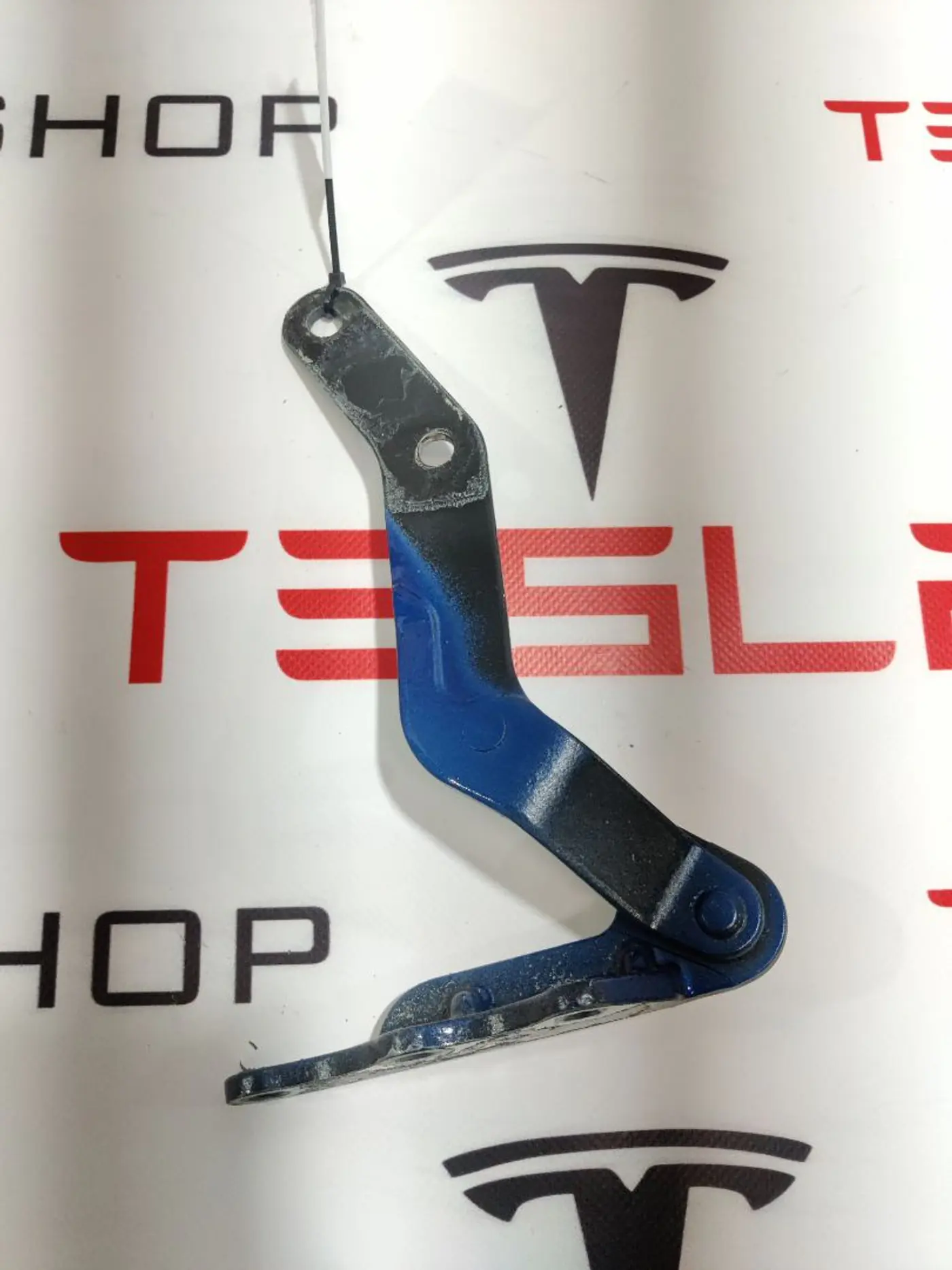 Петля двери к Tesla Model X 2016