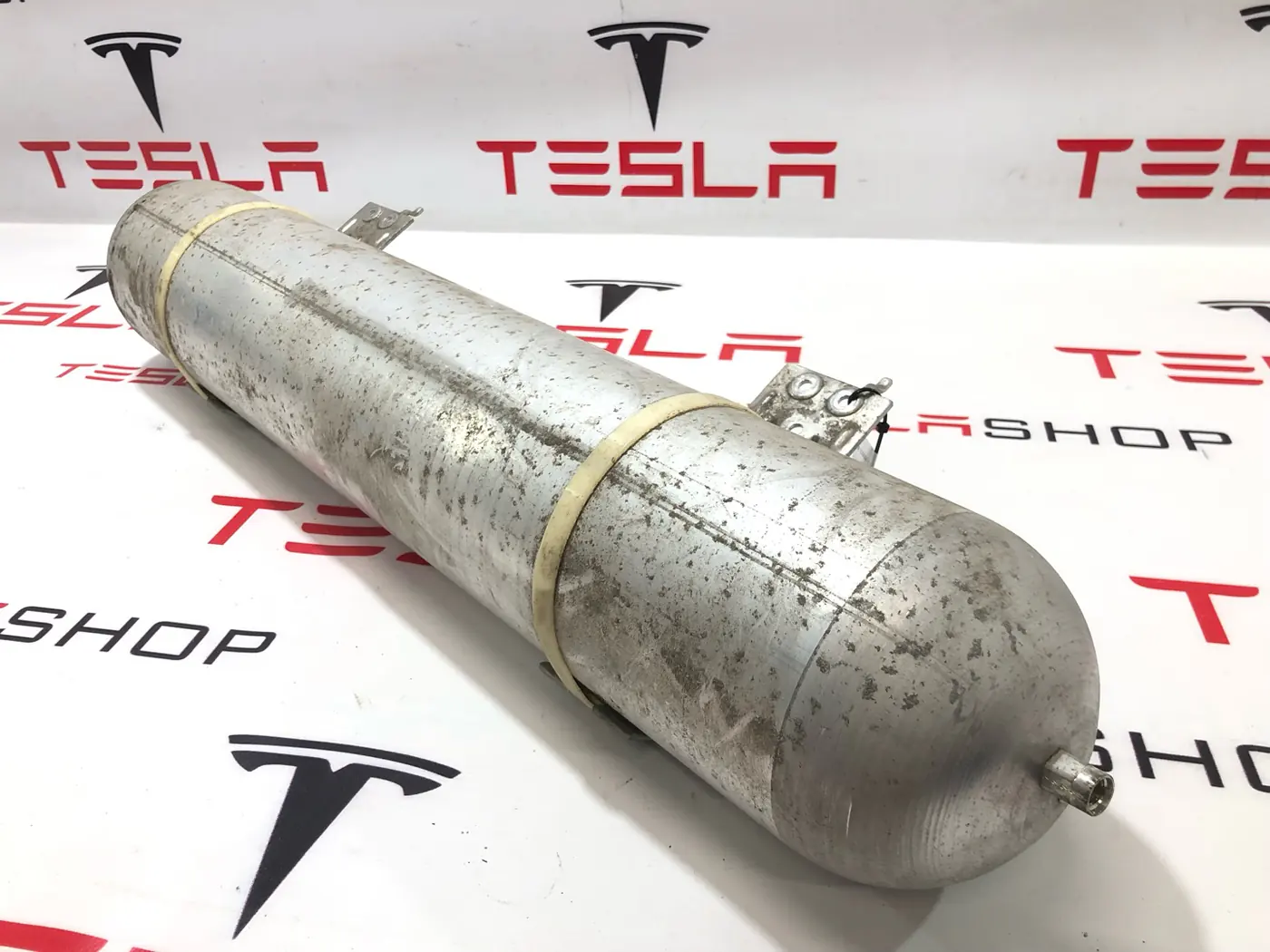 Ресивер пневмоподвески к Tesla Model X 2019