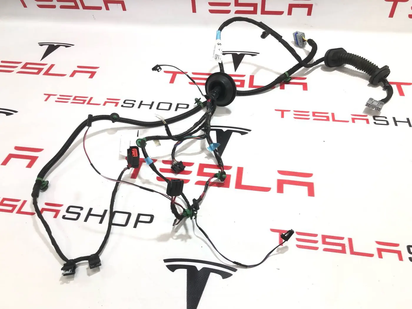 Проводка двери к Tesla Model S 2019
