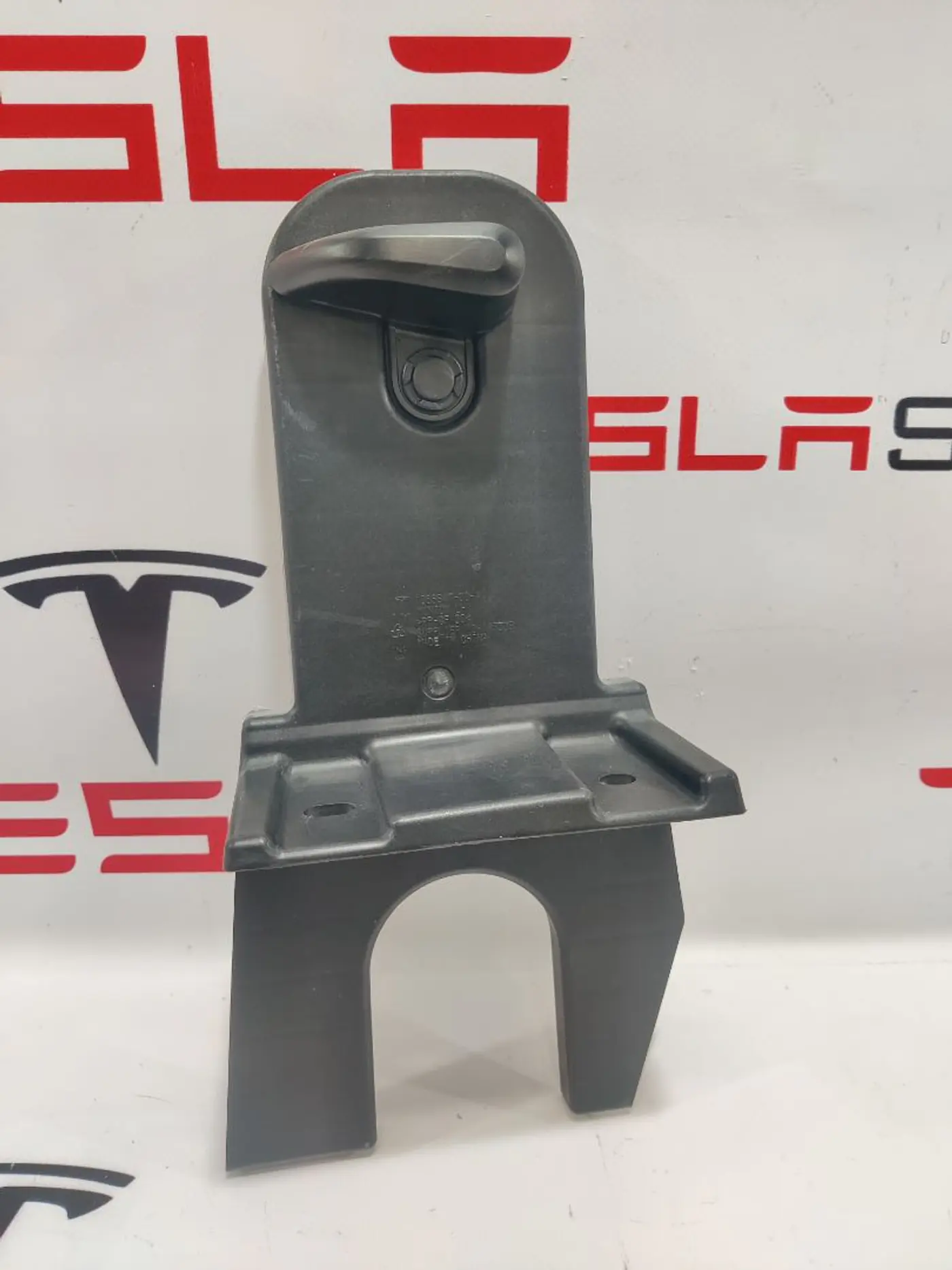 Механизм (прочие) к Tesla Model X 2016