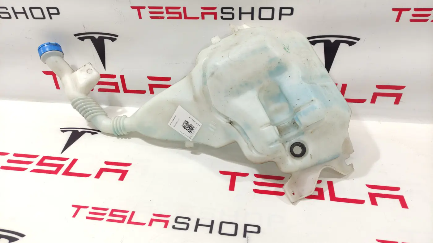 Бачок омывателя к Tesla Model S 2013