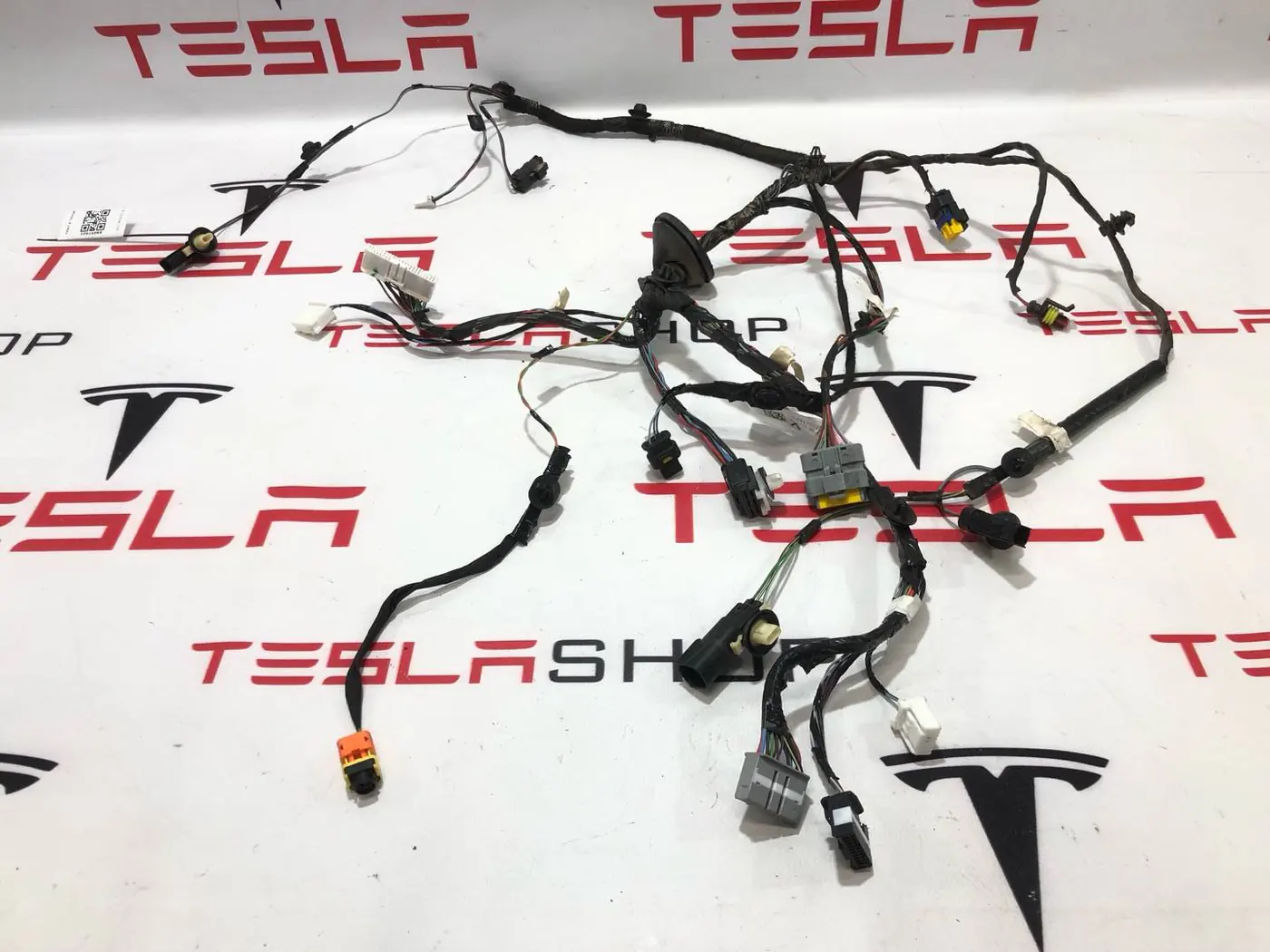 Проводка двери к Tesla Model X 2019
