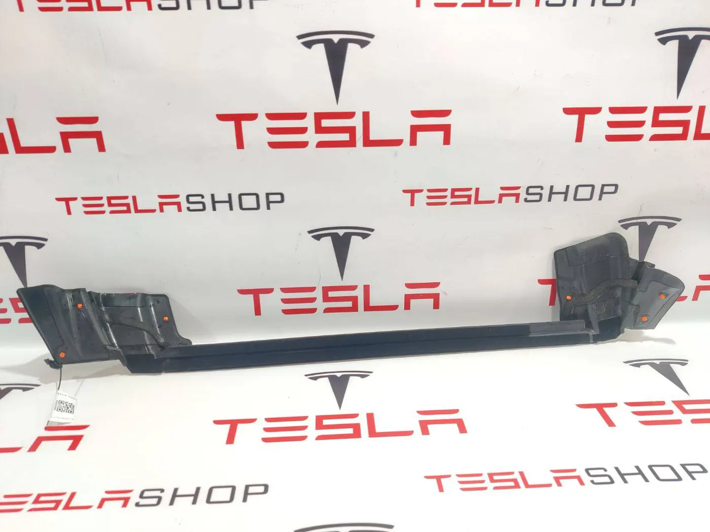 Уплотнитель к Tesla Model 3 2019