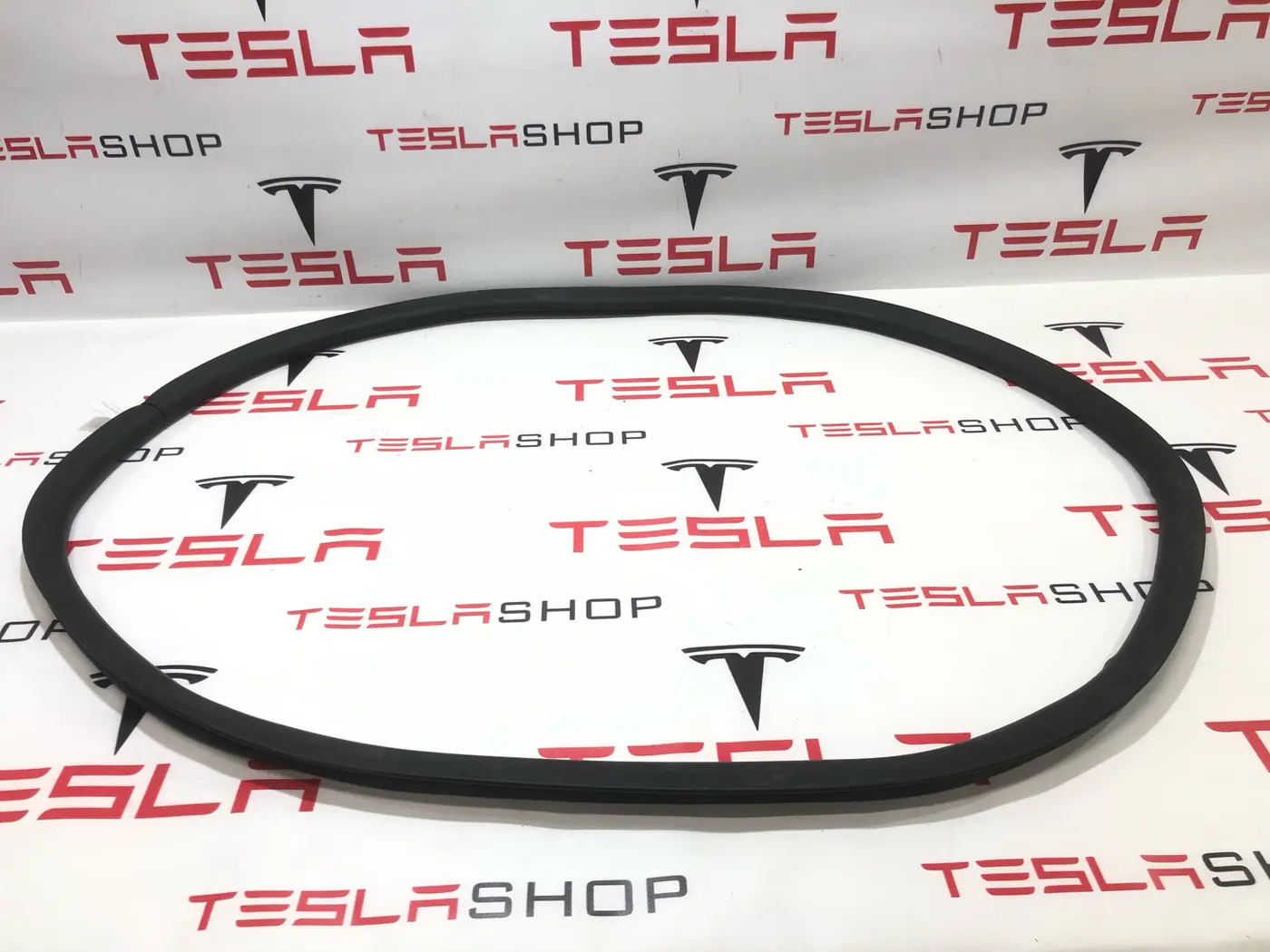 Уплотнитель к Tesla Model S 2013