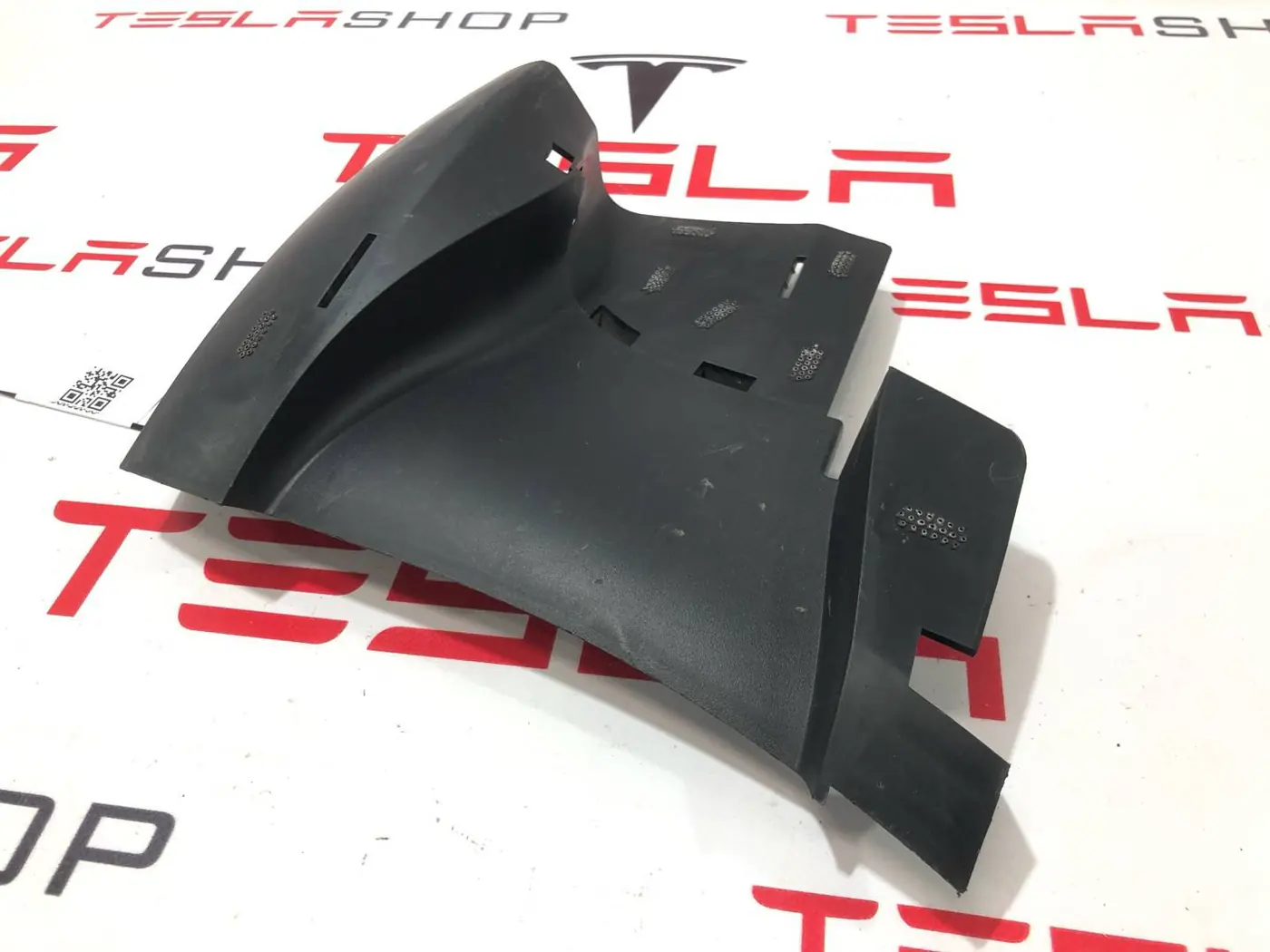 Кронштейн крепления бампера к Tesla Model 3 2019
