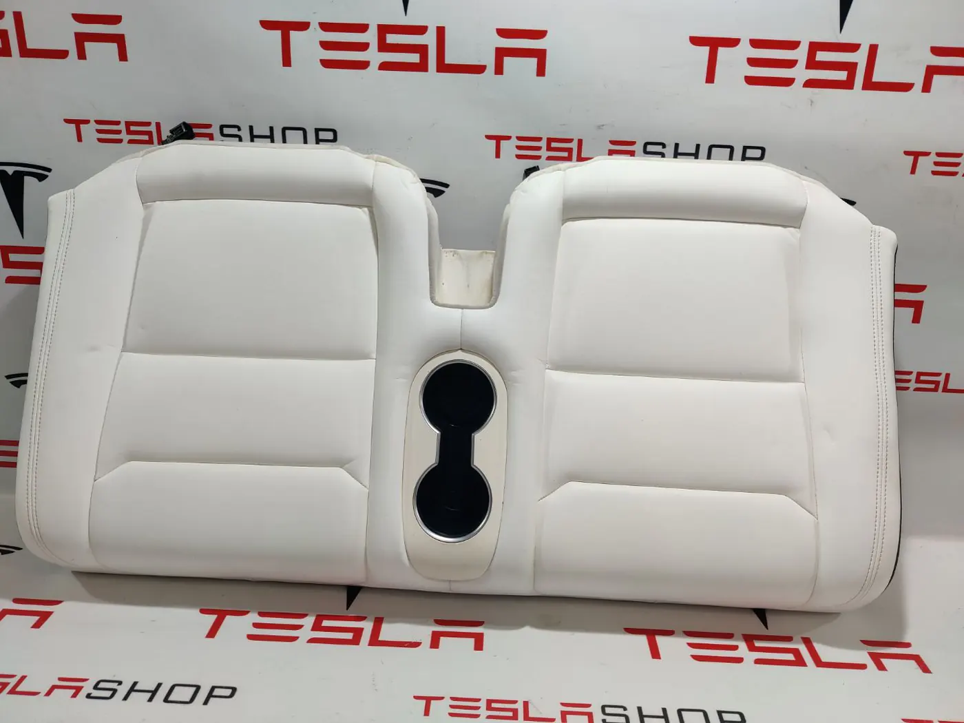 Сиденье заднее к Tesla Model X 2016