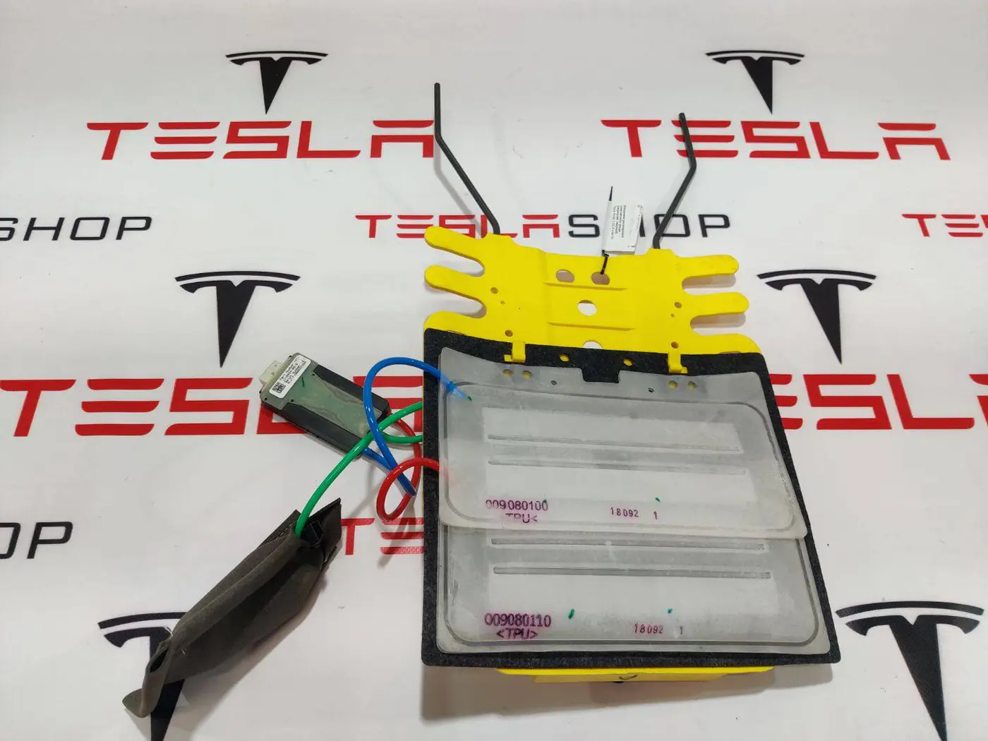 Механизм (прочие) к Tesla Model 3 2019
