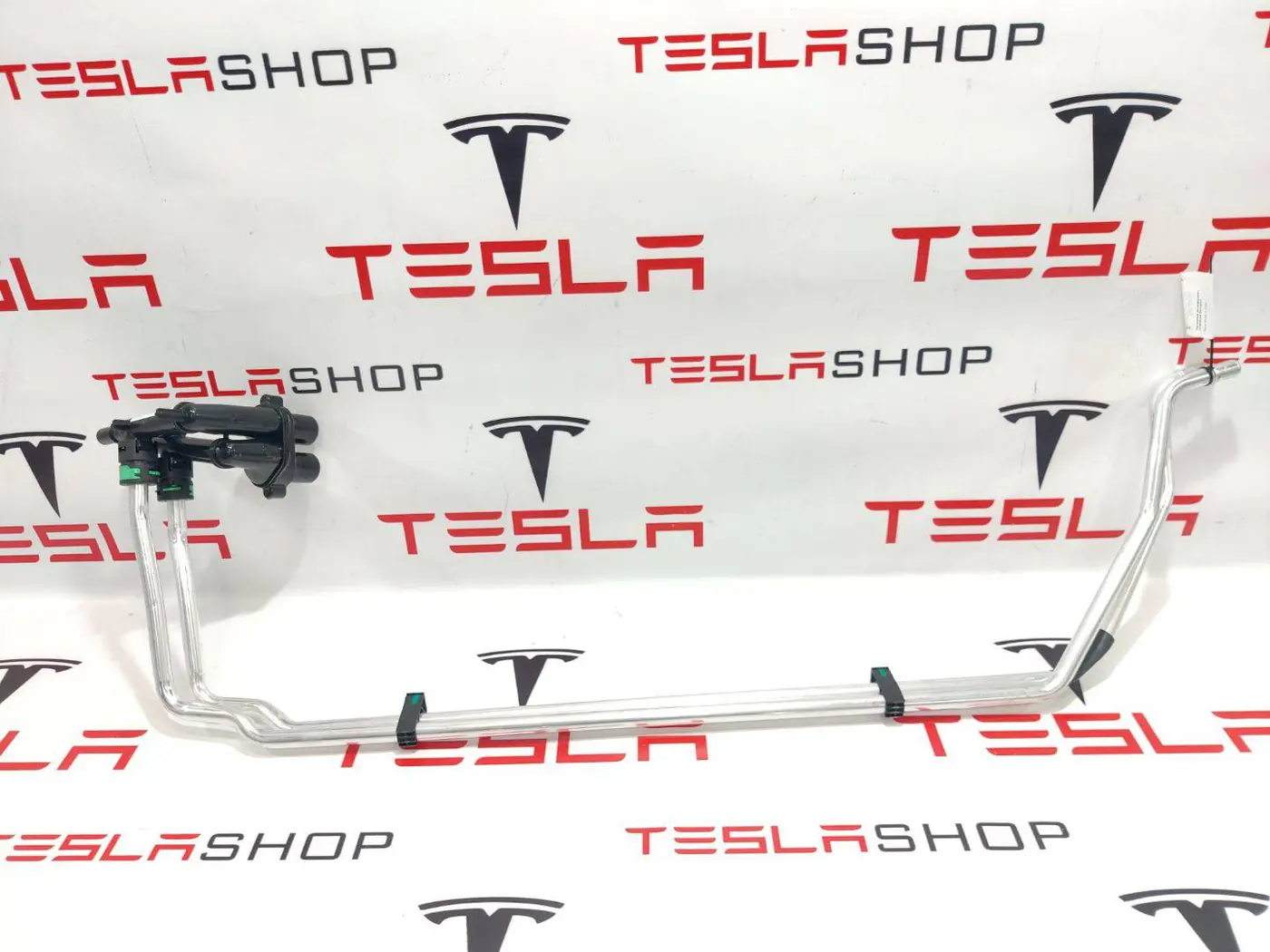 Патрубок радиатора к Tesla Model X 2016