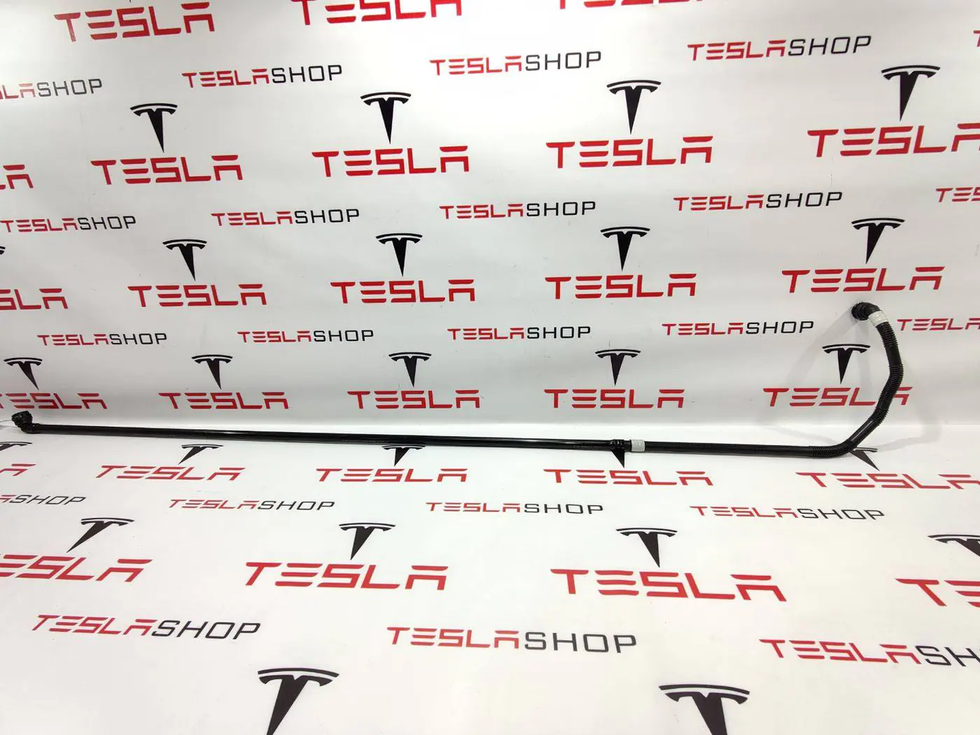 Патрубок к Tesla Model 3 2019