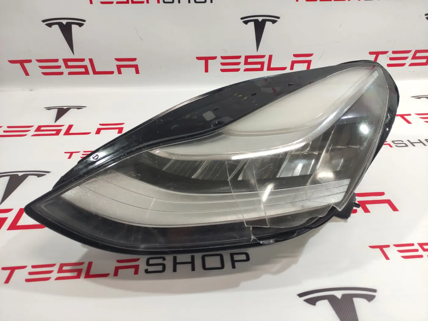 Фара левая к Tesla Model 3 2022