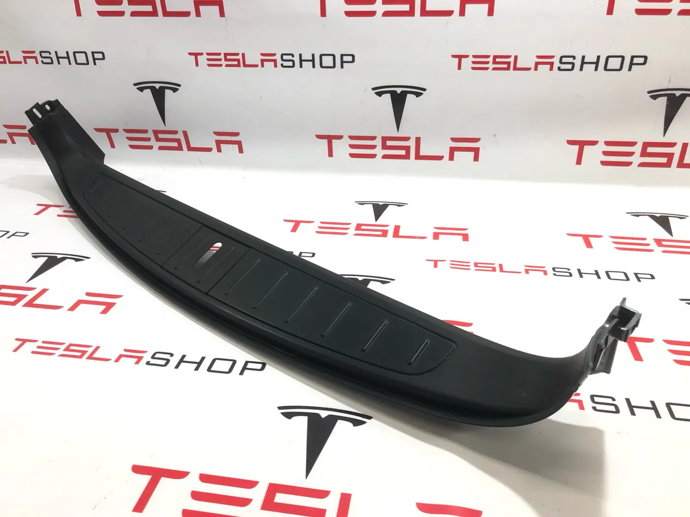 Пластик к Tesla Model X 2016