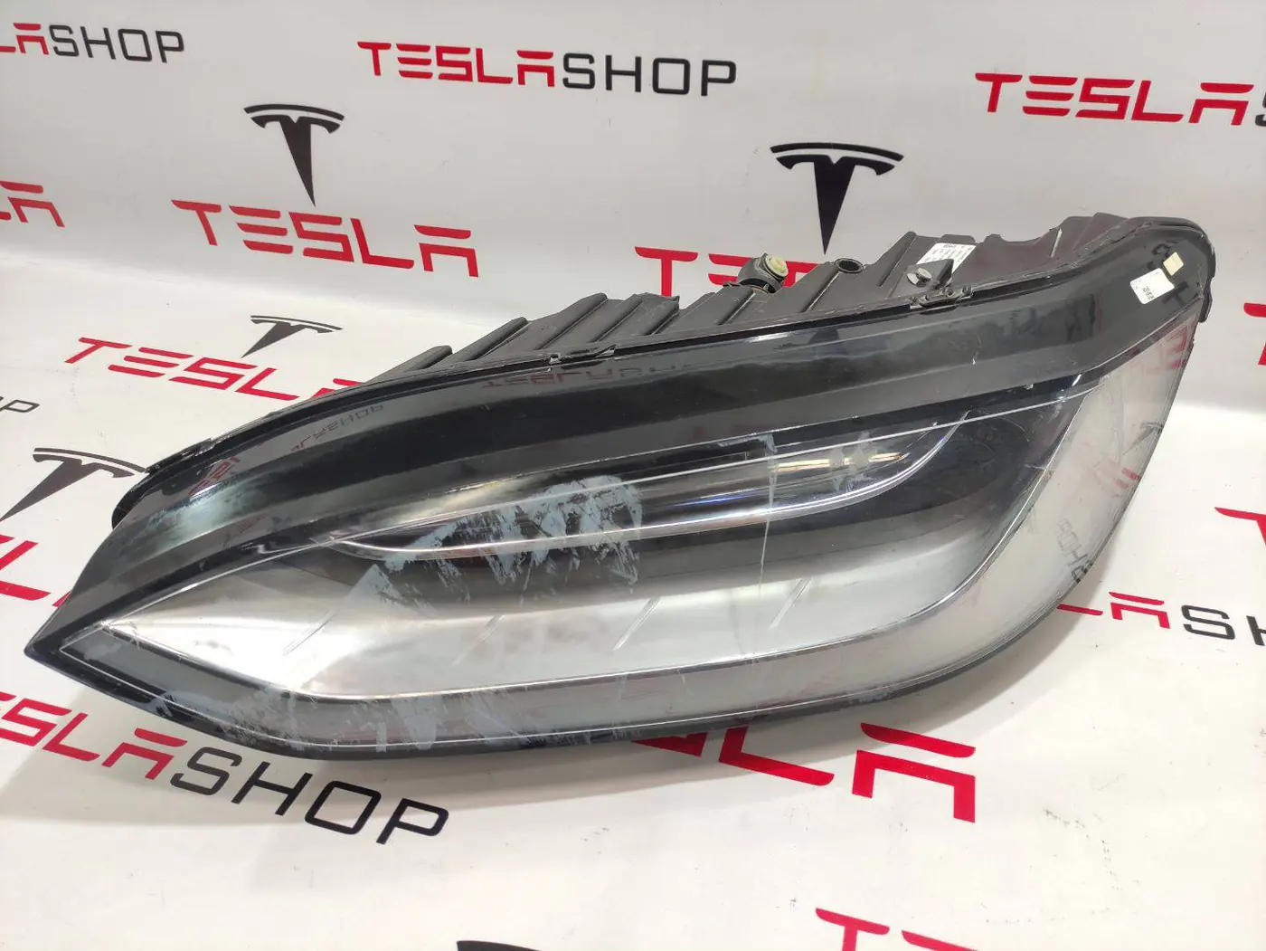 Фара левая к Tesla Model X 2019