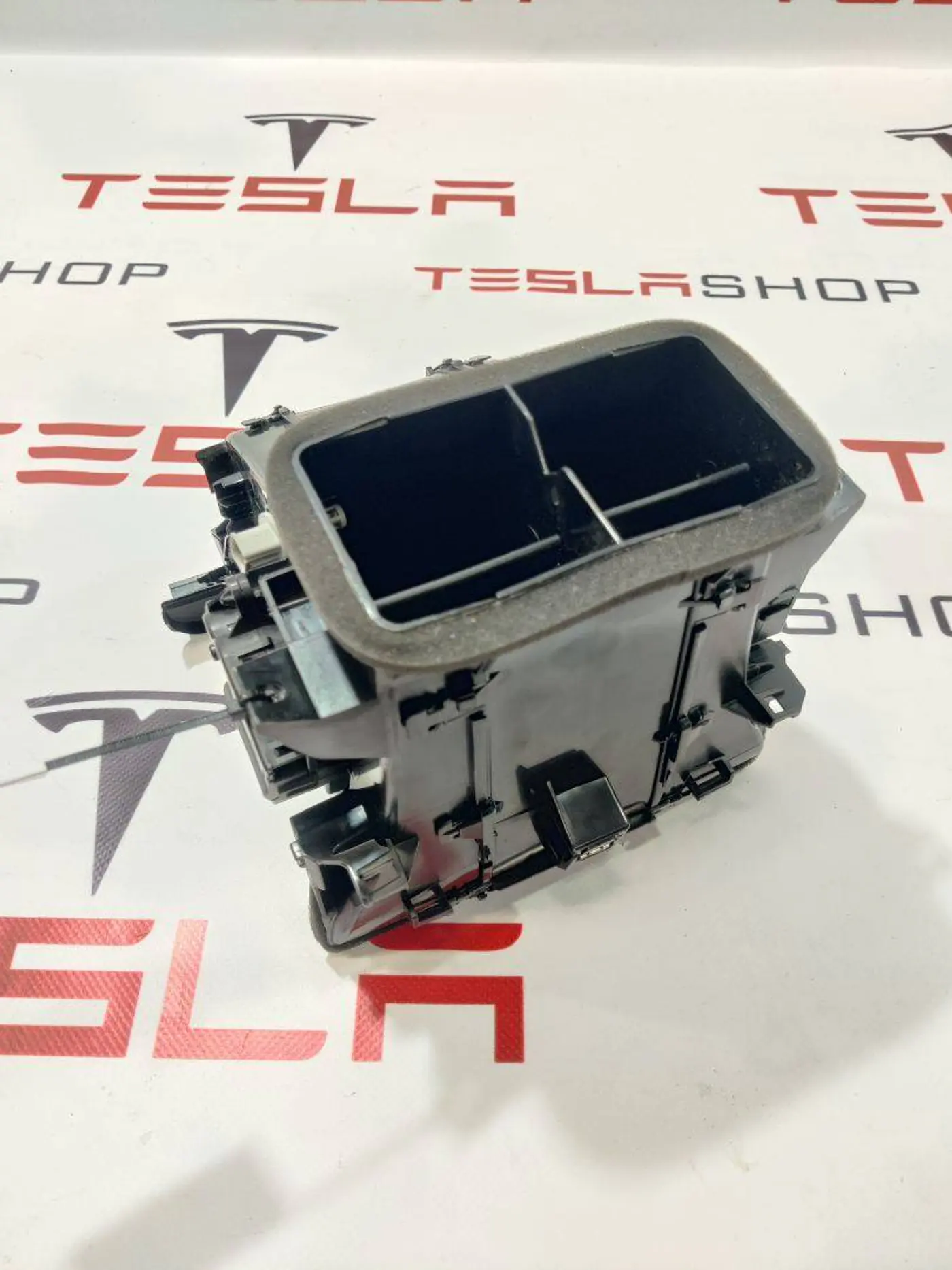 Воздуховод к Tesla Model S 2021