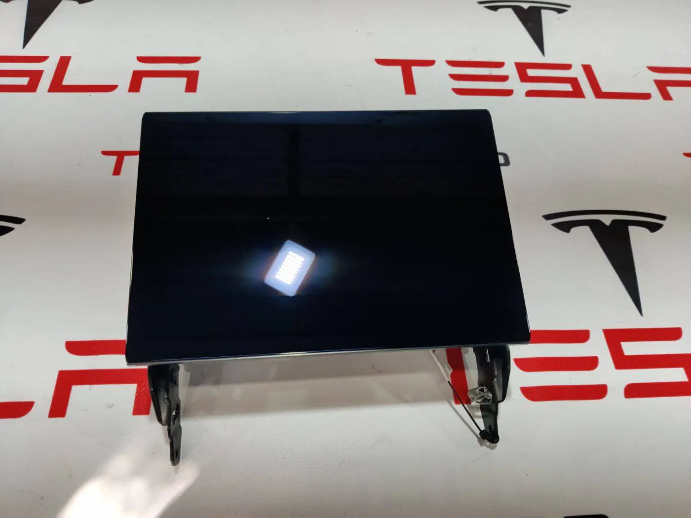 Монитор к Tesla Model S 2021
