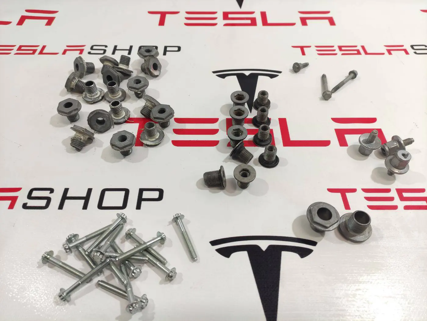 Болт к Tesla Model 3 2021