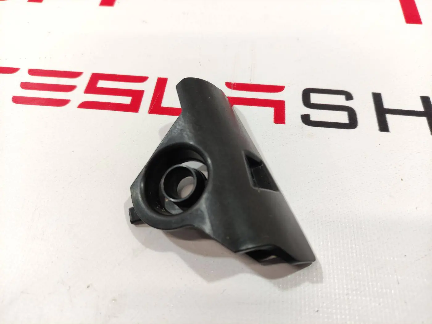 Корпус термостата к Tesla Model 3 2021