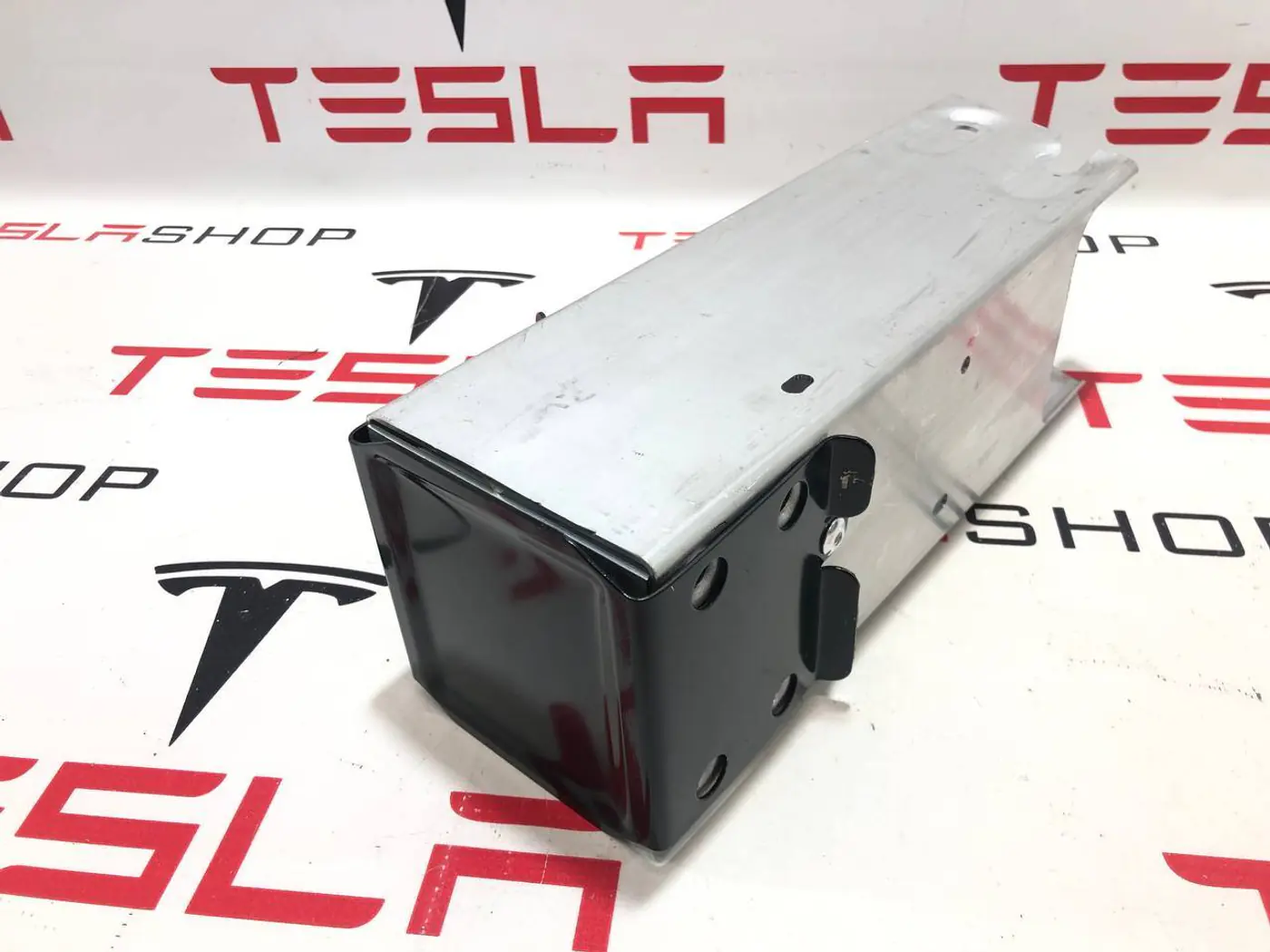 Лонжерон правый к Tesla Model 3 2021