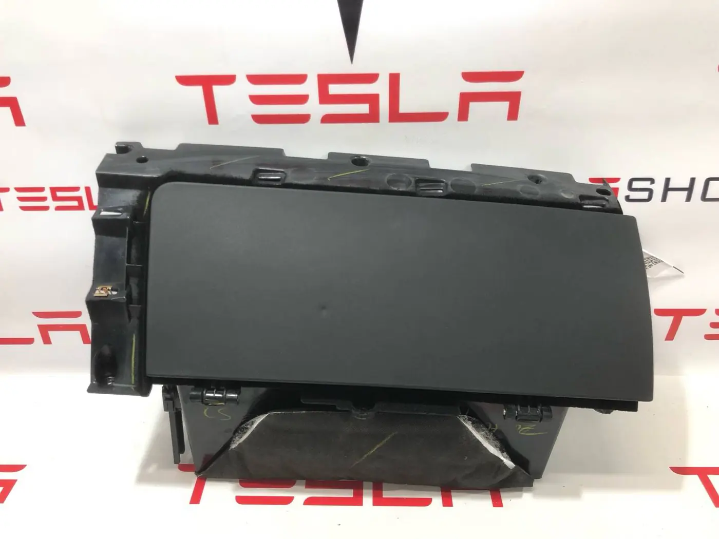 Бардачок к Tesla Model X 2019