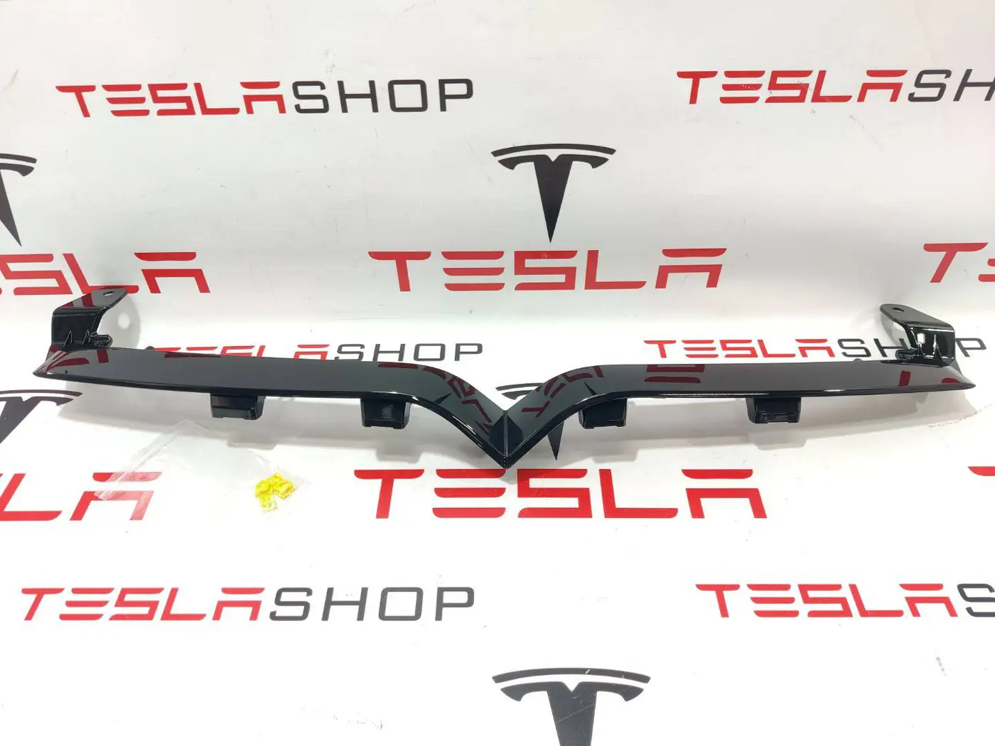 Молдинг бампера переднего к Tesla Model S 2022