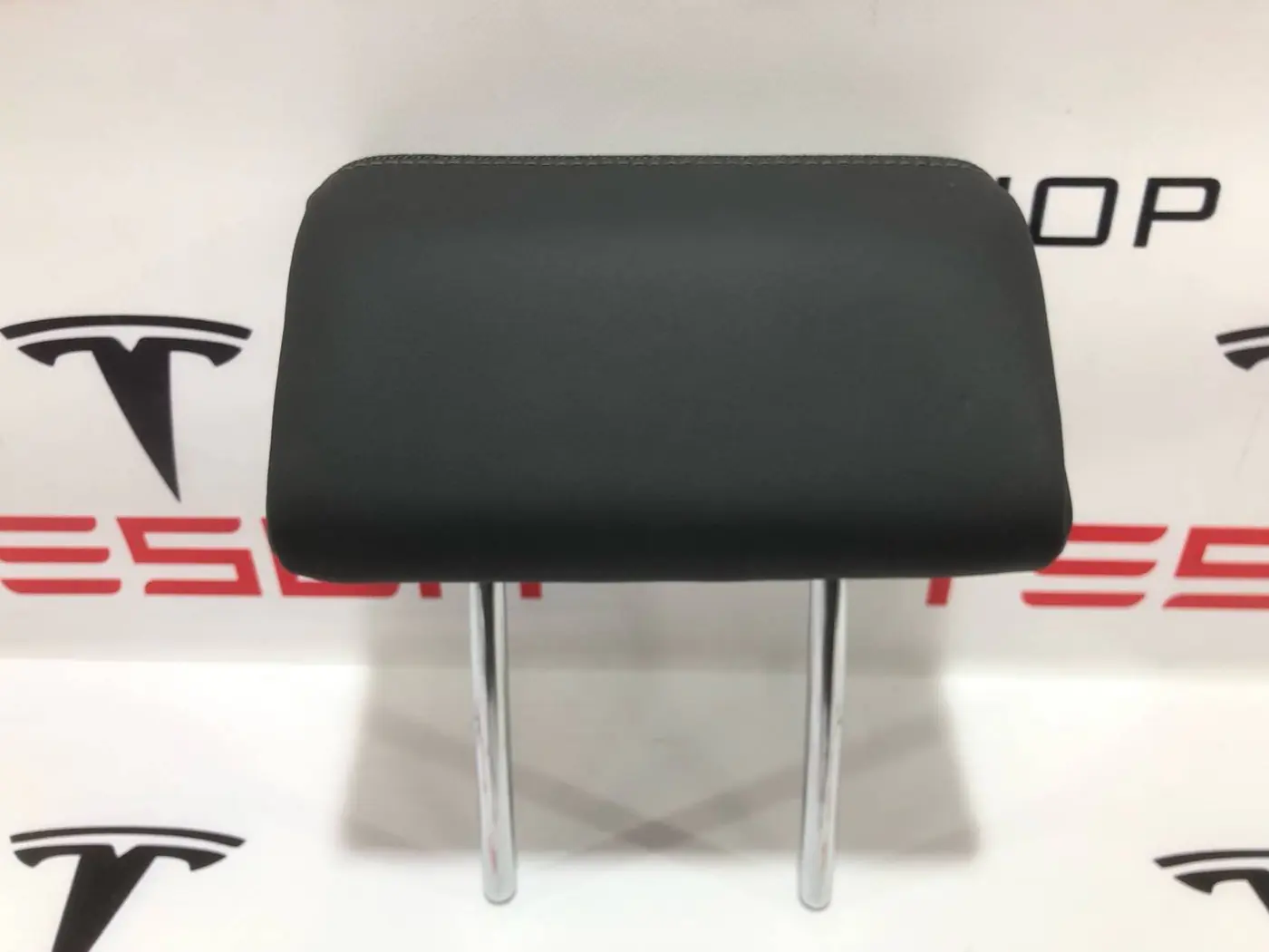 Подголовник к Rivian R1T 2022