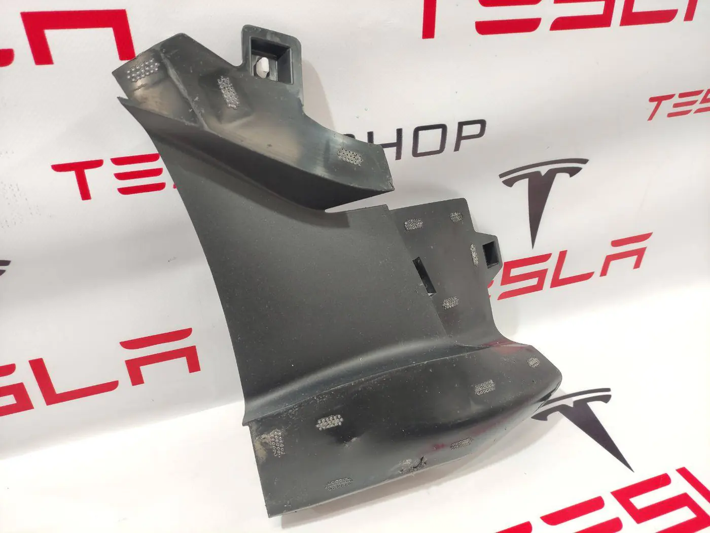 Воздухозаборник к Tesla Model S 2021