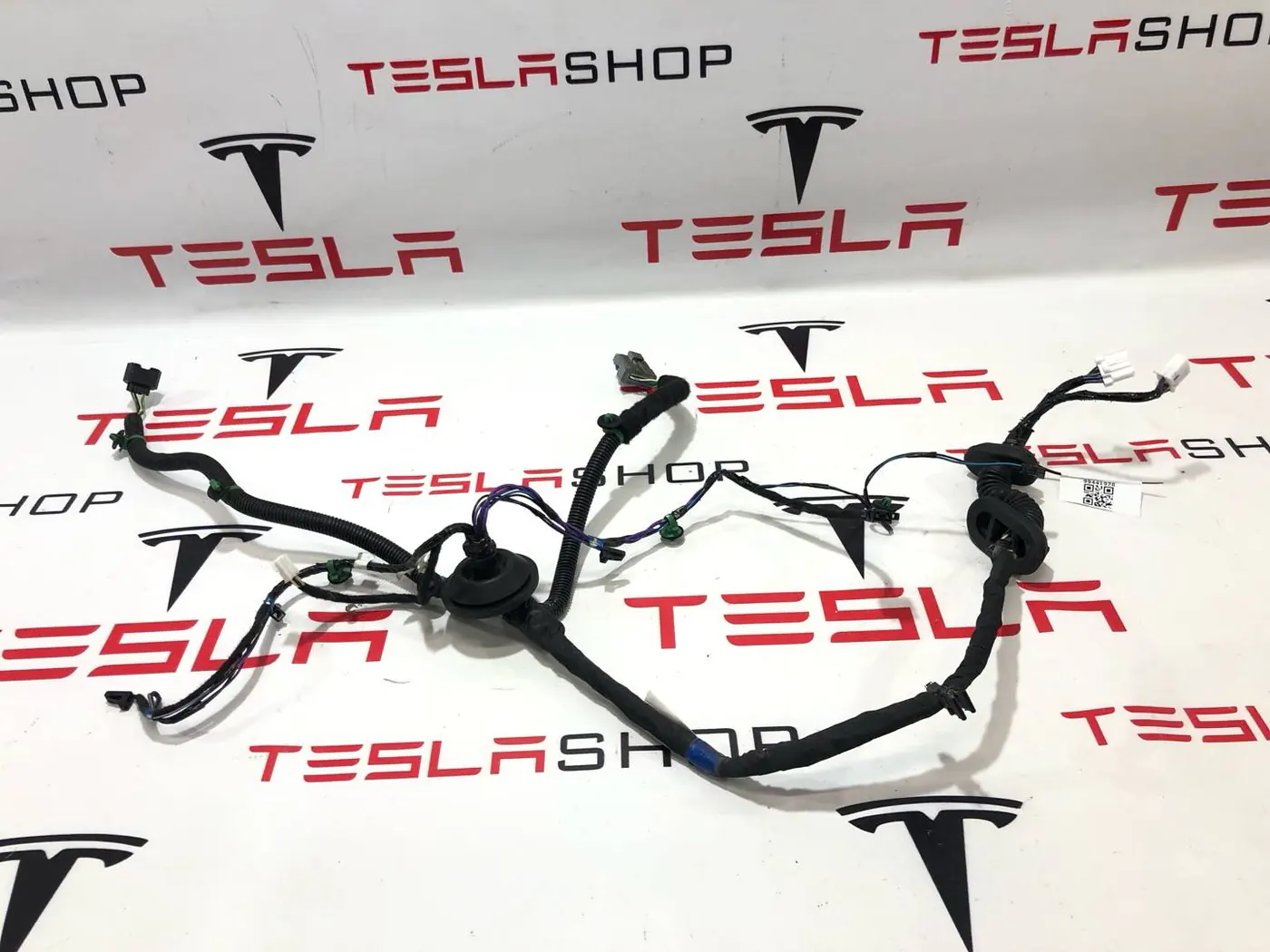 Проводка двери к Tesla Model S 2014