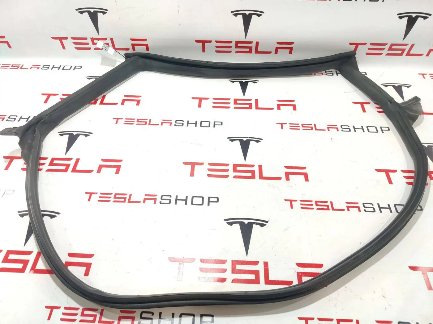 Уплотнитель к Tesla Model 3 2019
