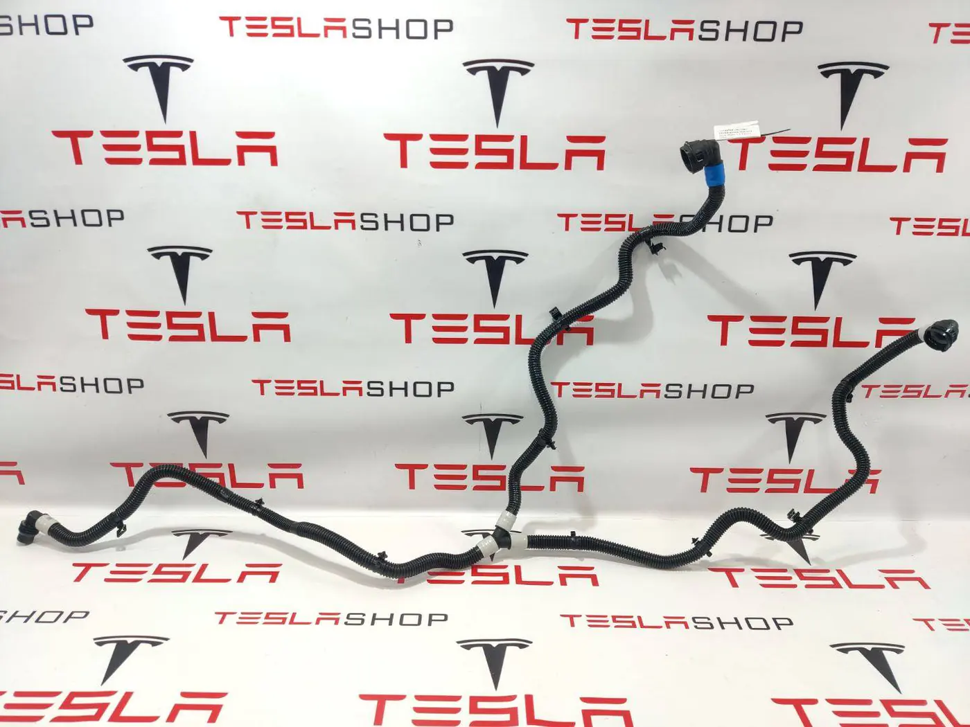 Патрубок радиатора к Tesla Model S 2021