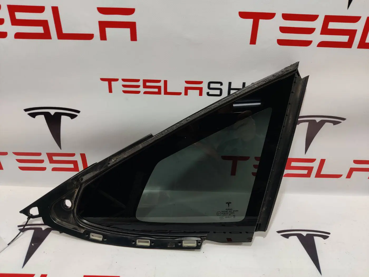 Стекло заднее к Tesla Model S 2021