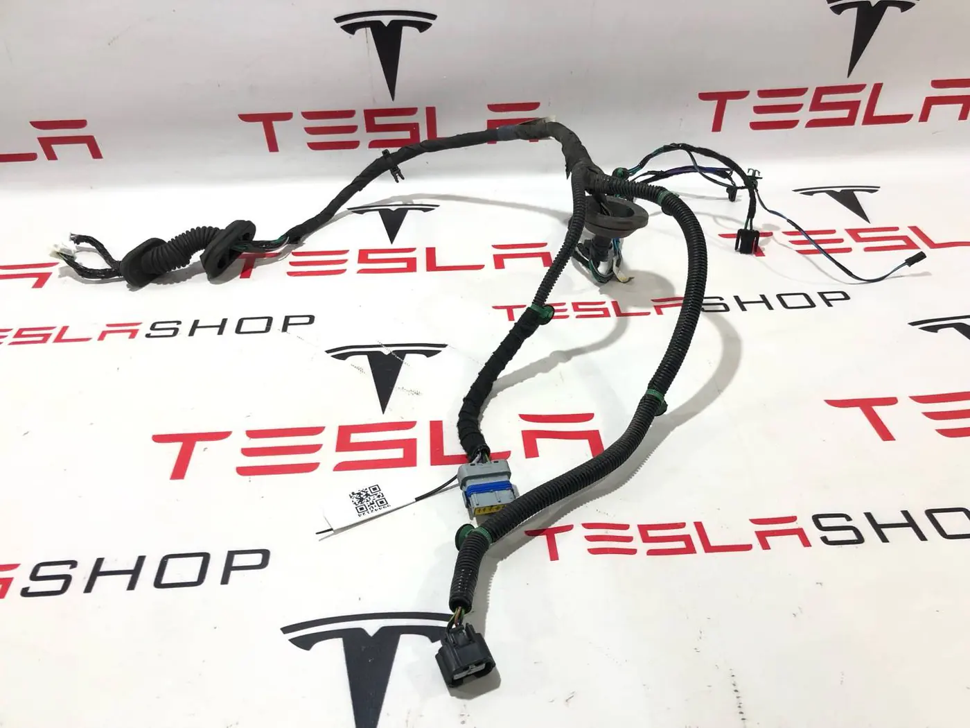 Проводка двери к Tesla Model S 2014