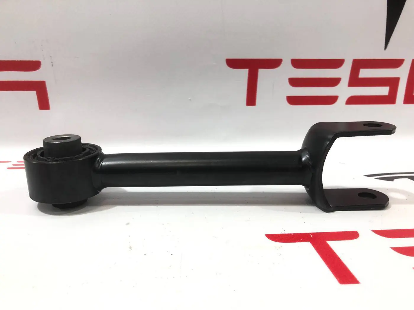 Рычаг задний к Tesla Model Y 2022