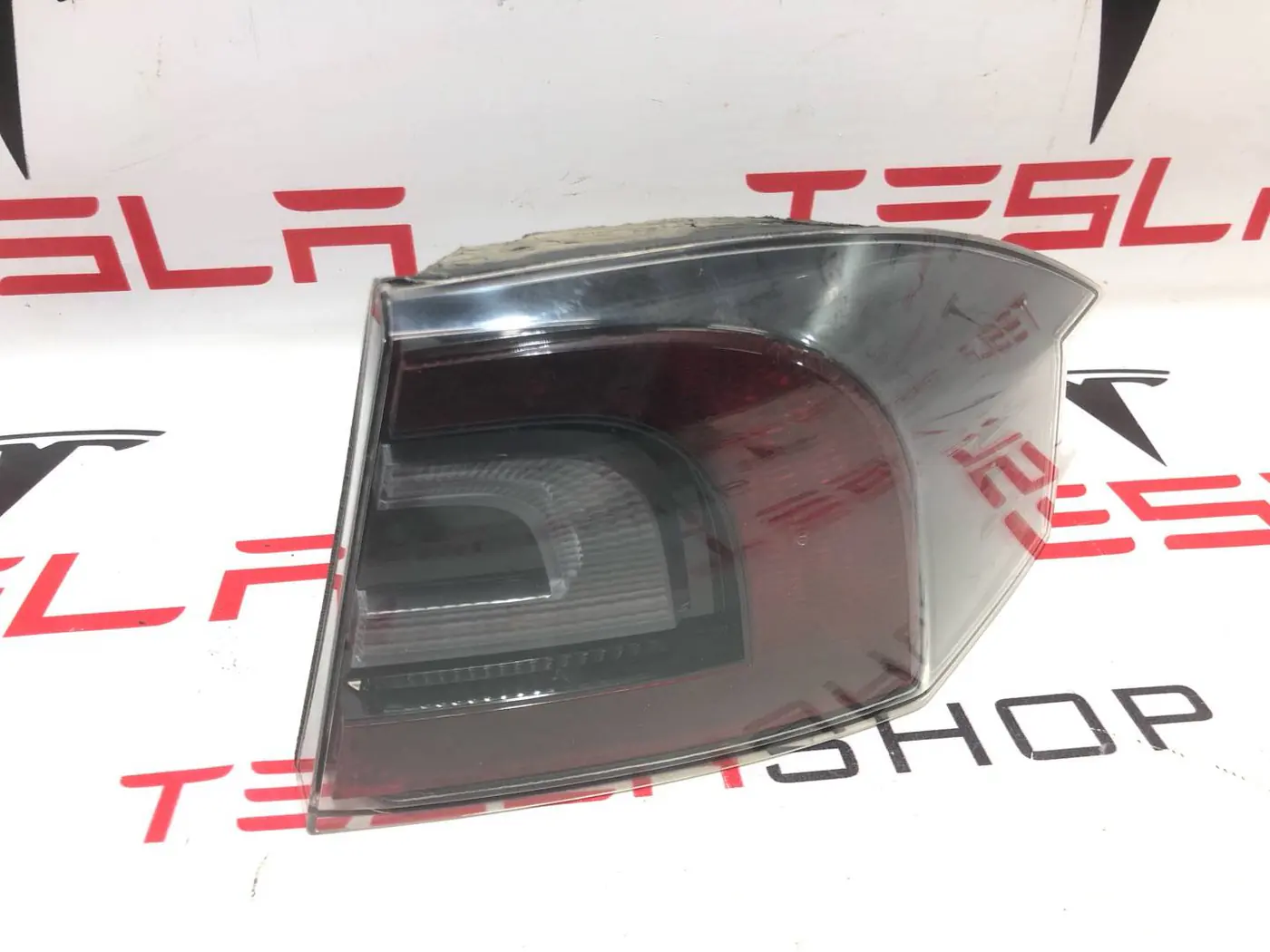 Фонарь задний правый к Tesla Model S 2014