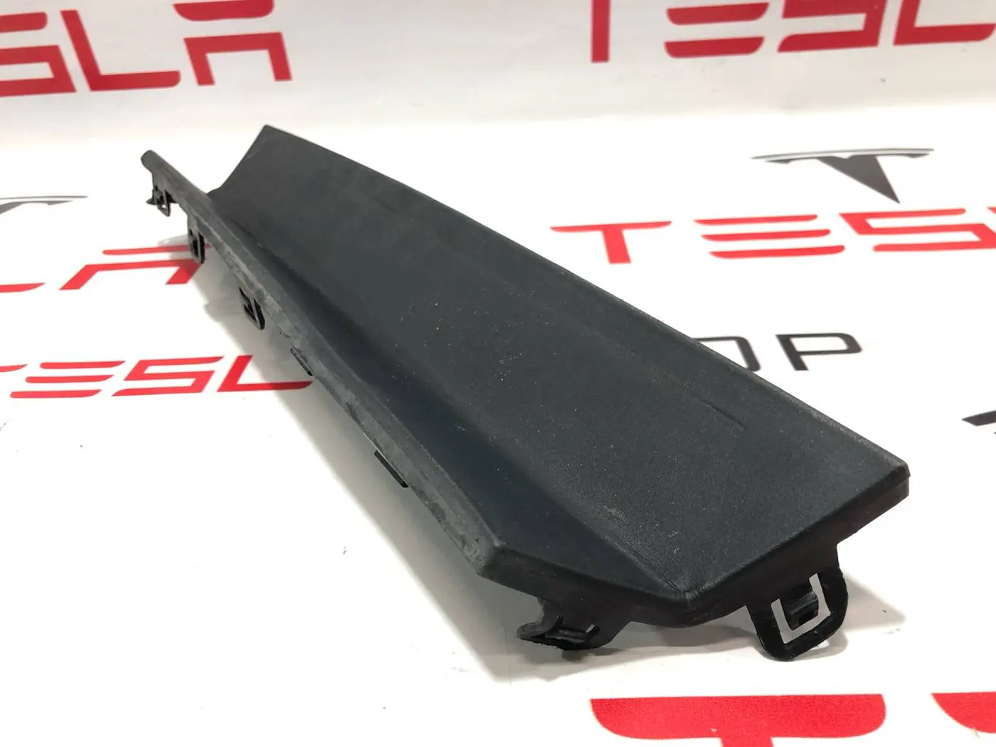 Заглушка к Tesla Model Y 2021