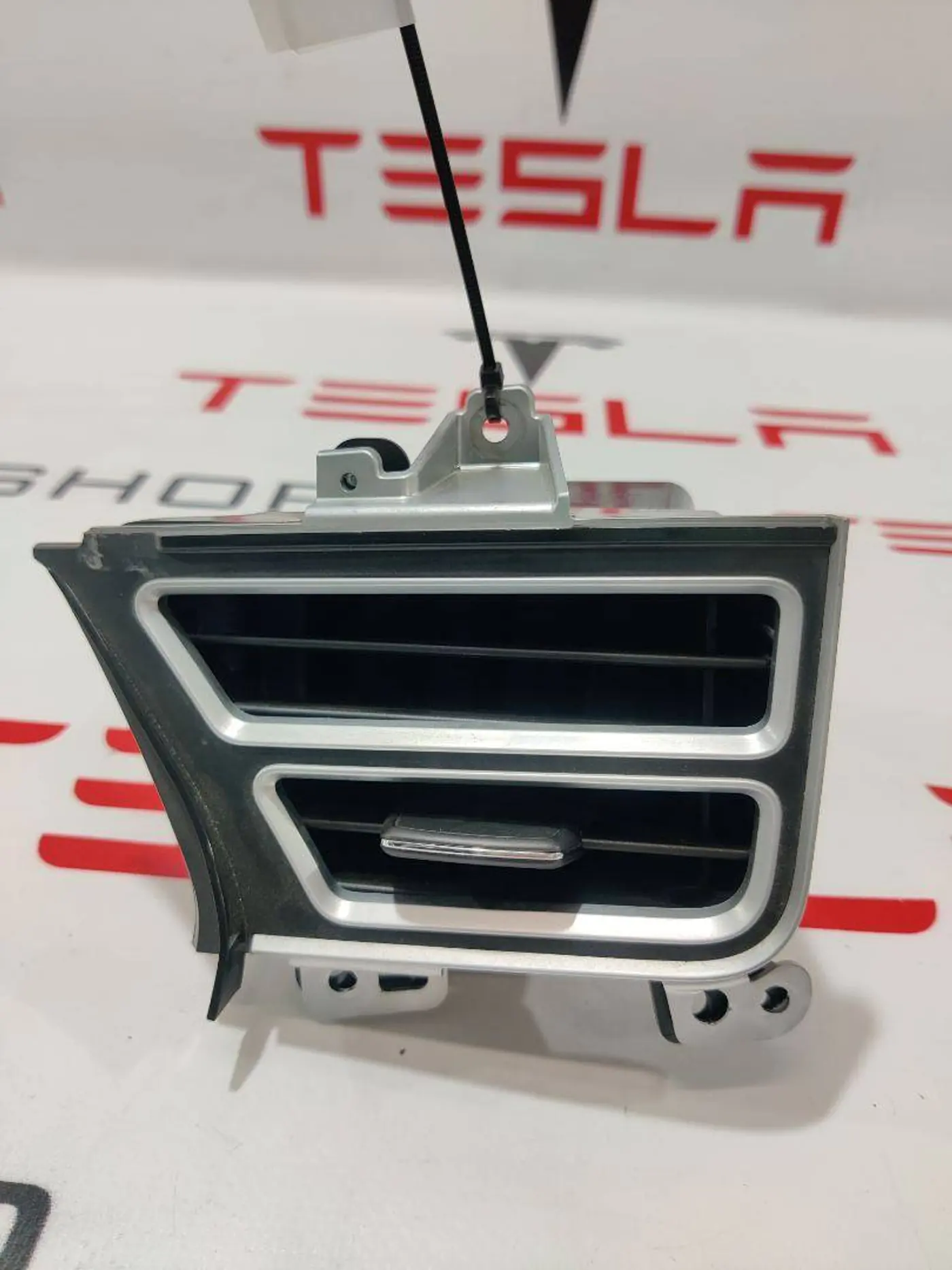 Воздуховод к Tesla Model S 2014