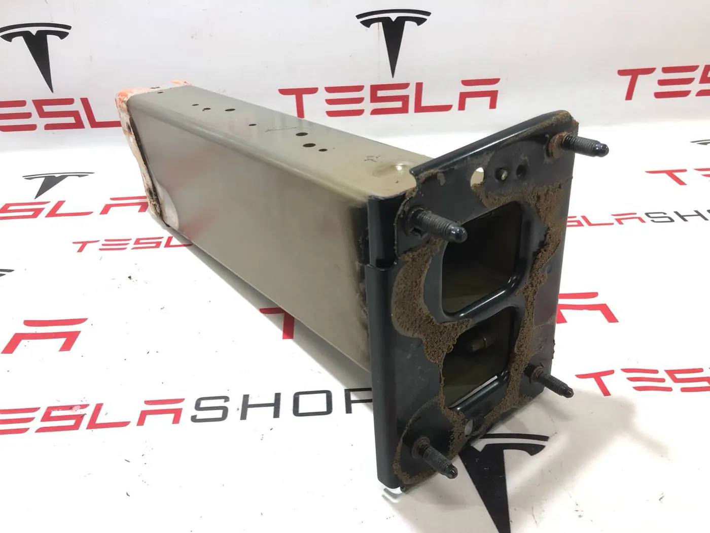 Лонжерон левый к Tesla Model S 2022